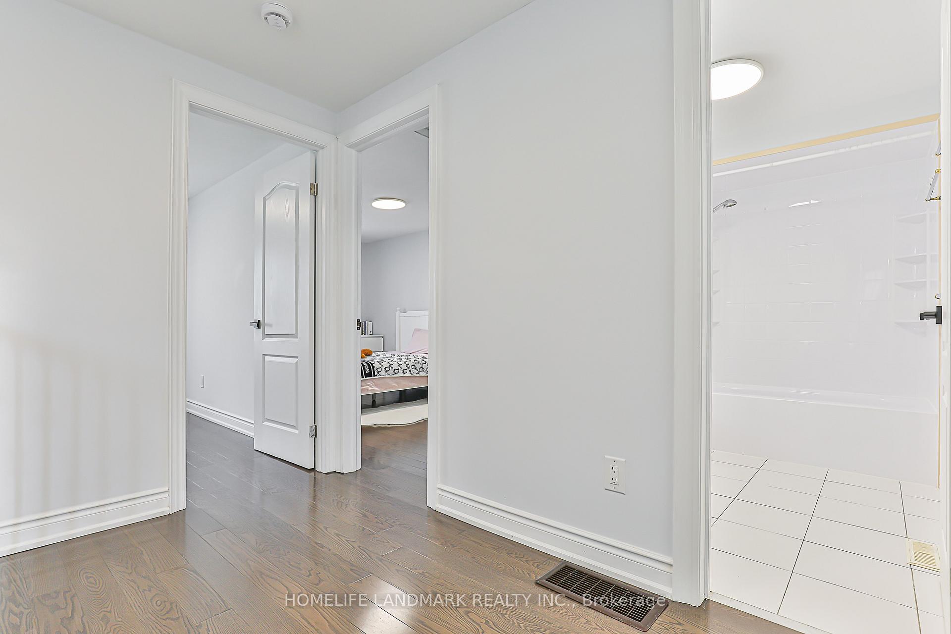 Photo 23 of 103 Fullerton Crescent, Markham, Milliken Mills West — HOMEH