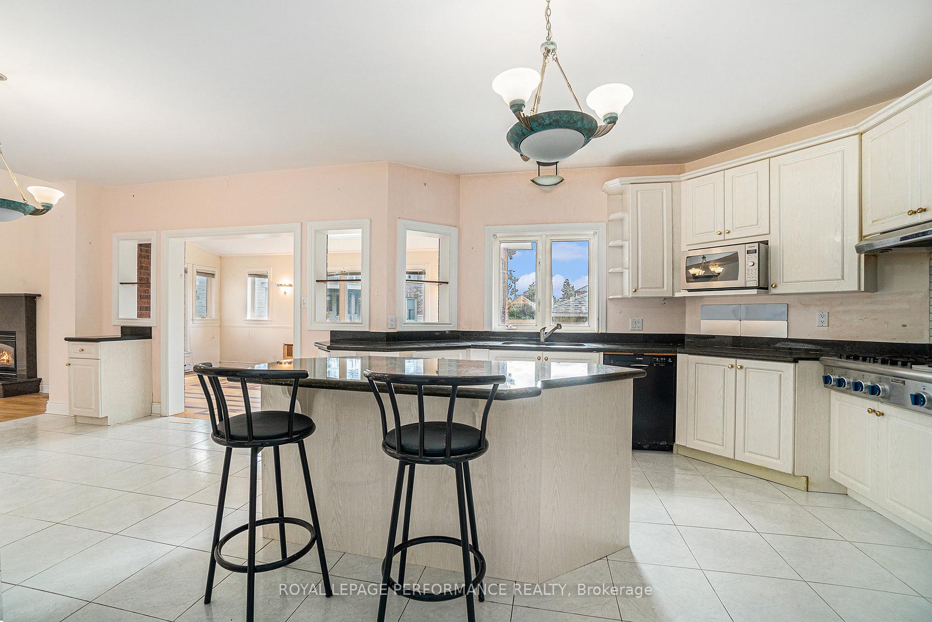 Photo 9 of 1702 Ortona Avenue, Ottawa, Carleton Heights — HOMEH