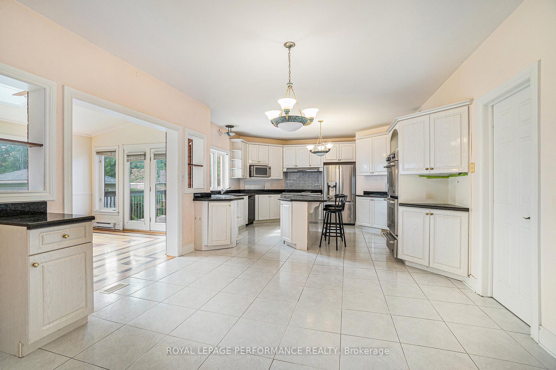 Photo 10 of 1702 Ortona Avenue, Ottawa, Carleton Heights — HOMEH