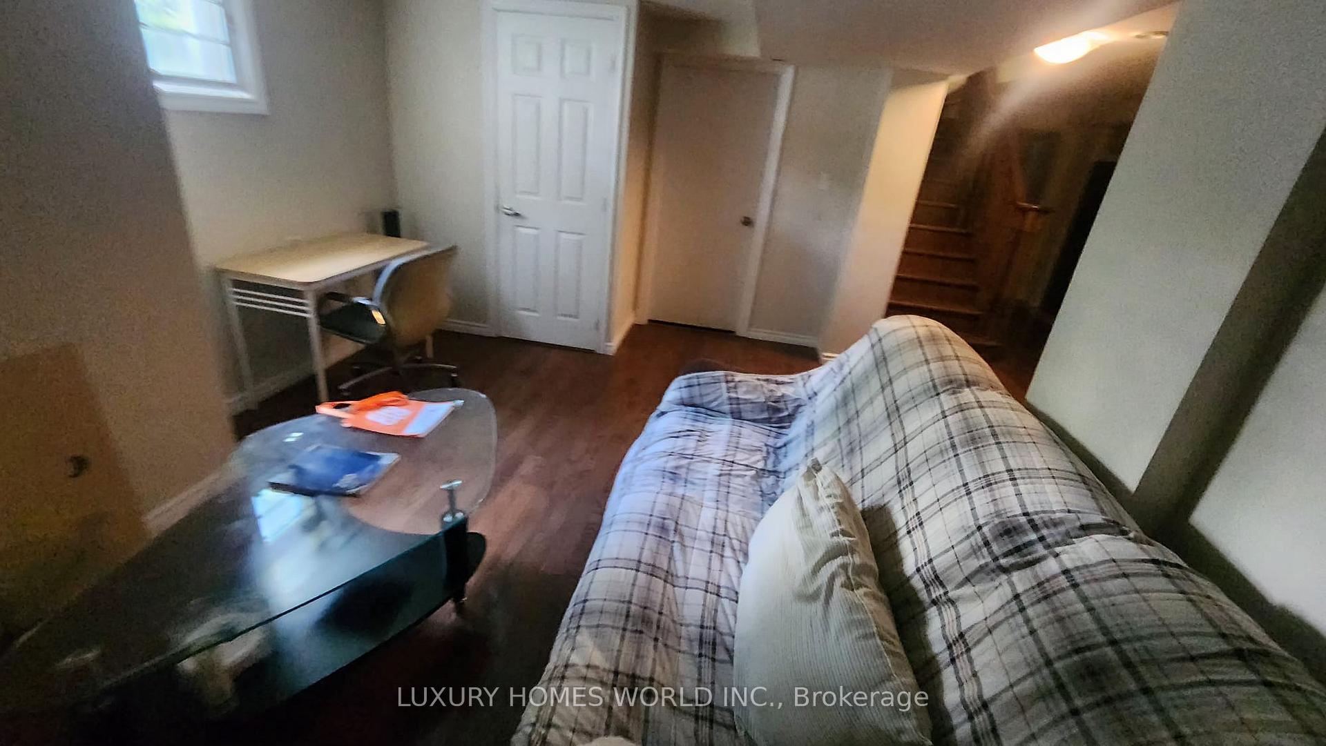 Photo 3 of 17 Eastvale Drive, Markham, Cedarwood — HOMEH
