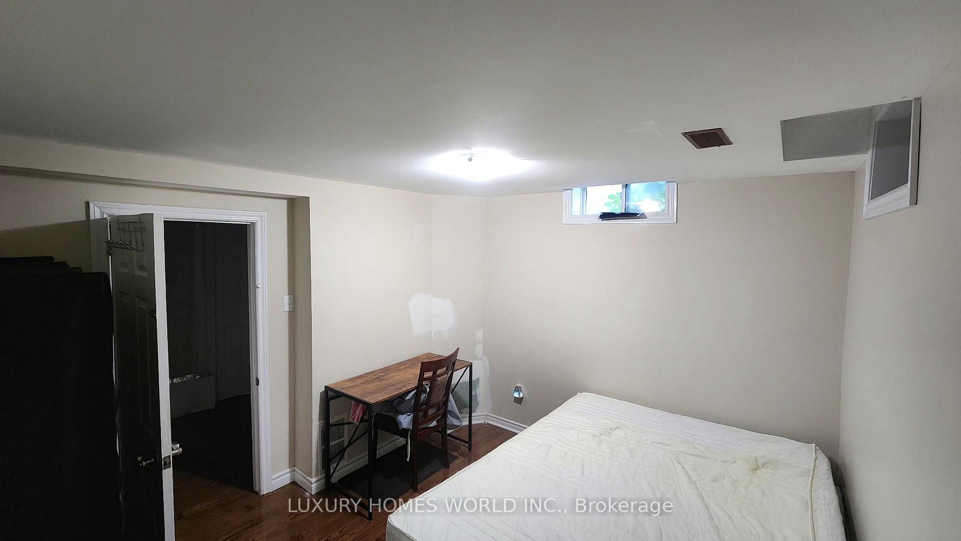 Photo 6 of 17 Eastvale Drive, Markham, Cedarwood — HOMEH