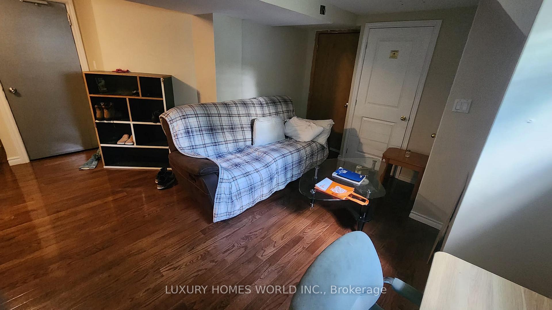 Photo 9 of 17 Eastvale Drive, Markham, Cedarwood — HOMEH