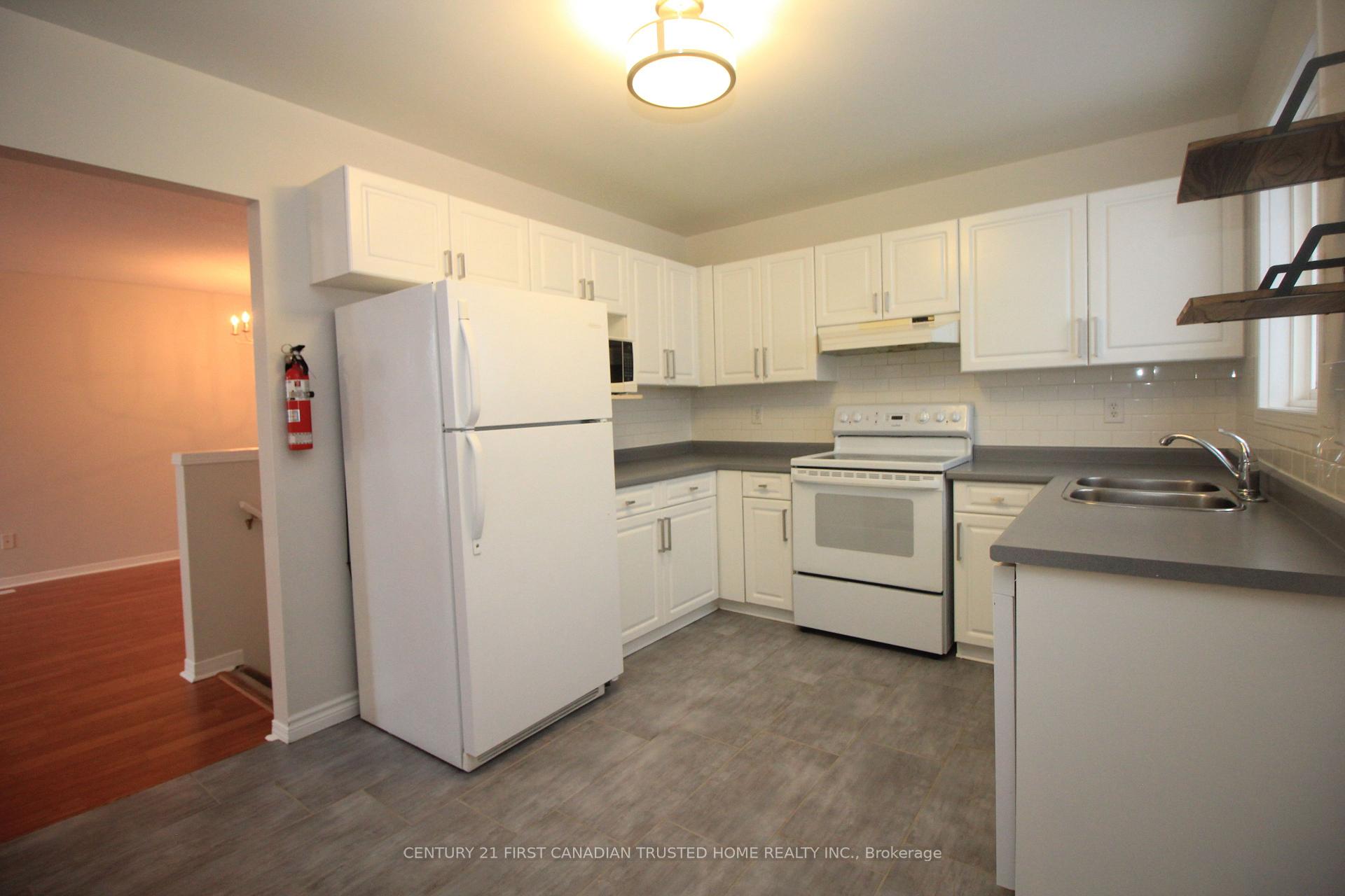 Photo 8 of 62 Maxine Court E, Middlesex Centre, Kilworth — HOMEH