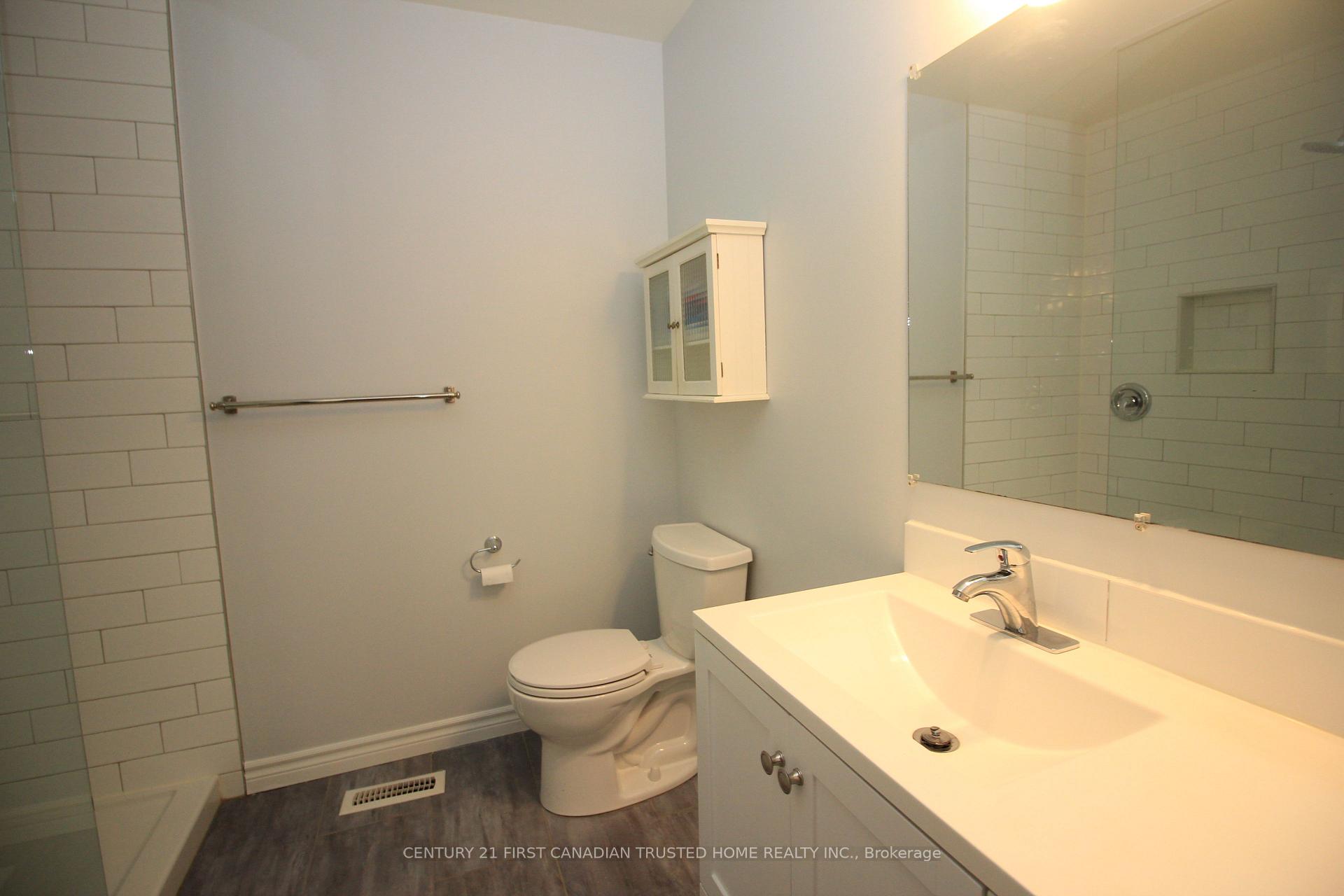 Photo 12 of 62 Maxine Court E, Middlesex Centre, Kilworth — HOMEH