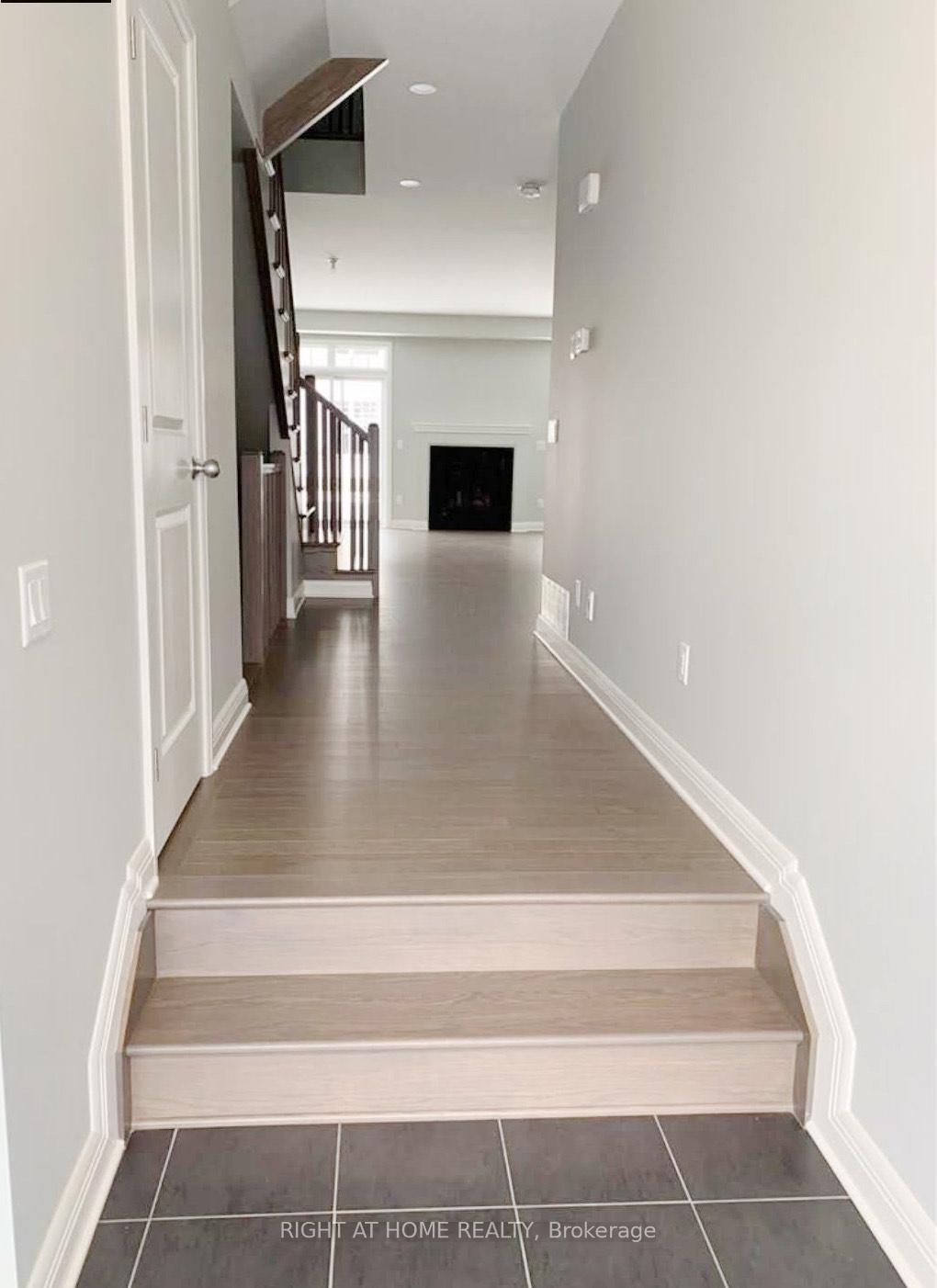 Photo 2 of 105 Escarpment Crescent, Ottawa, Kanata - Kanata Lakes/Heritage Hills — HOMEH