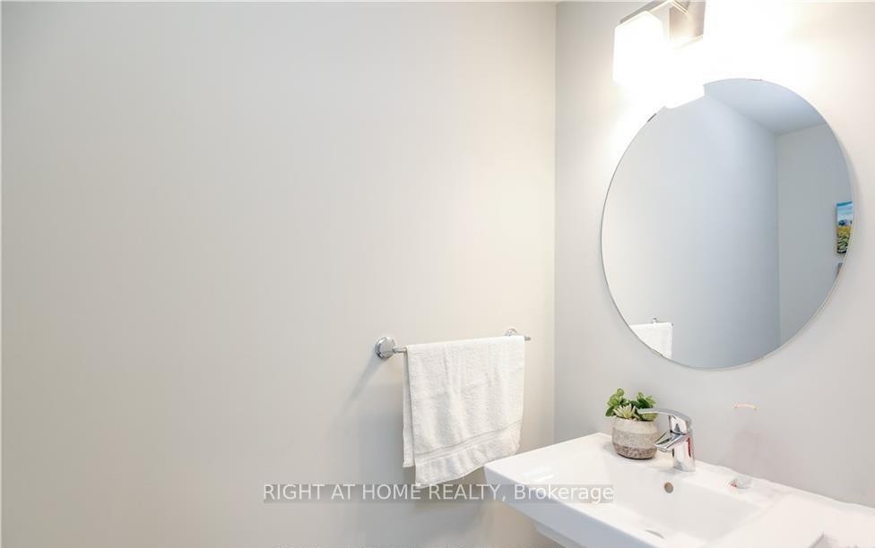 Photo 5 of 105 Escarpment Crescent, Ottawa, Kanata - Kanata Lakes/Heritage Hills — HOMEH