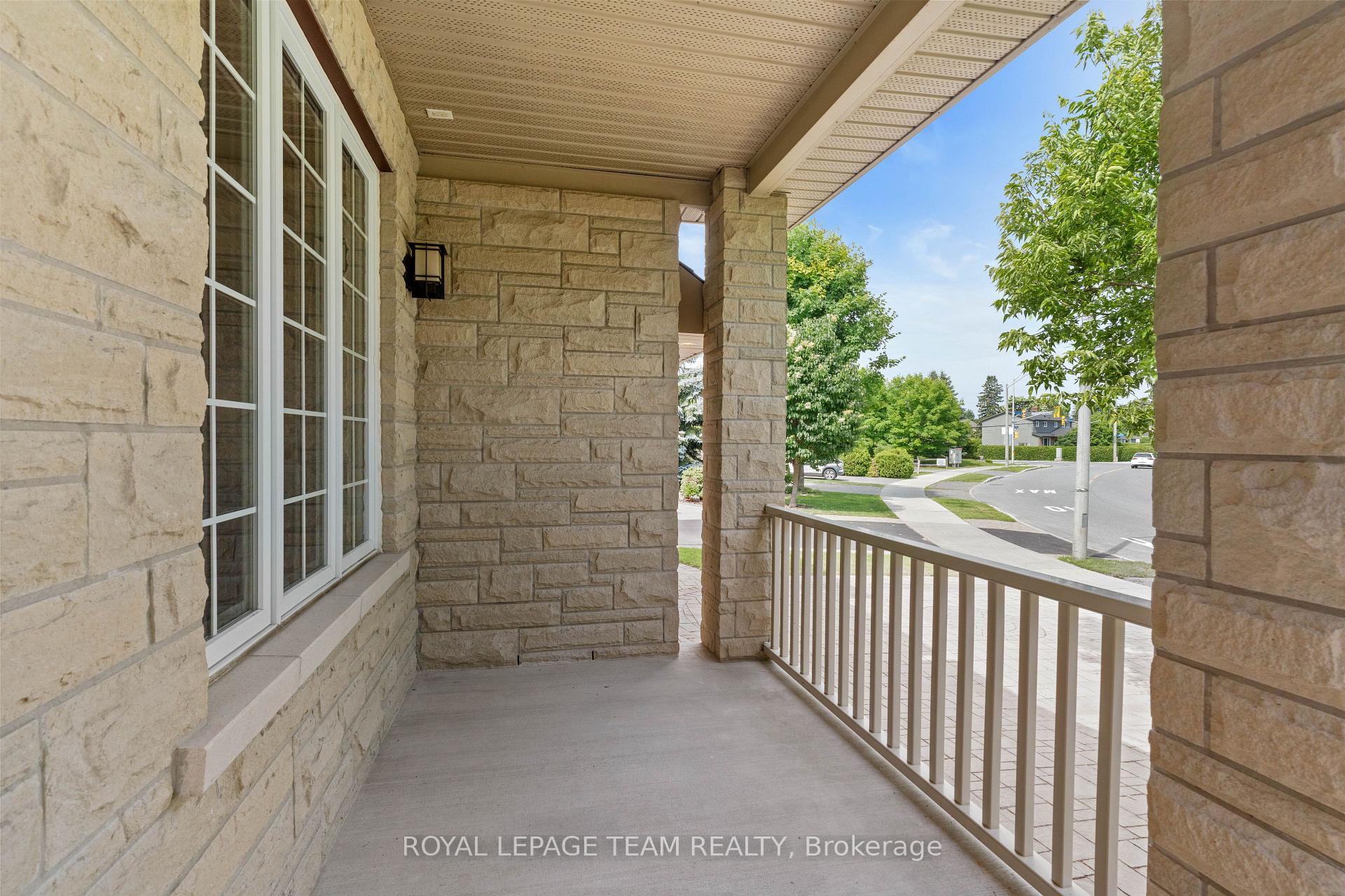 Photo 2 of 665 Kochar Drive, Ottawa, Mooneys Bay — HOMEH