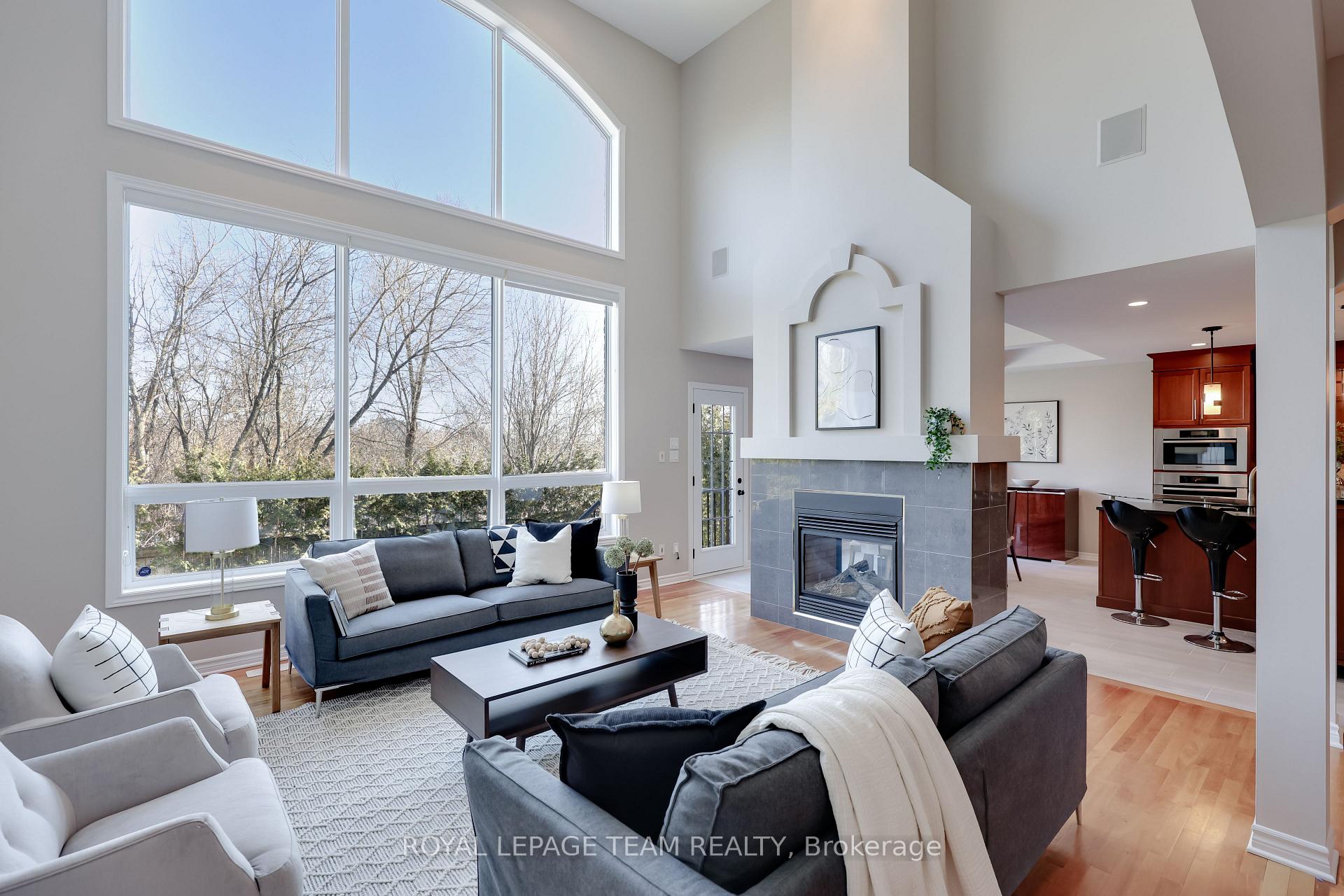 Photo 17 of 665 Kochar Drive, Ottawa, Mooneys Bay — HOMEH