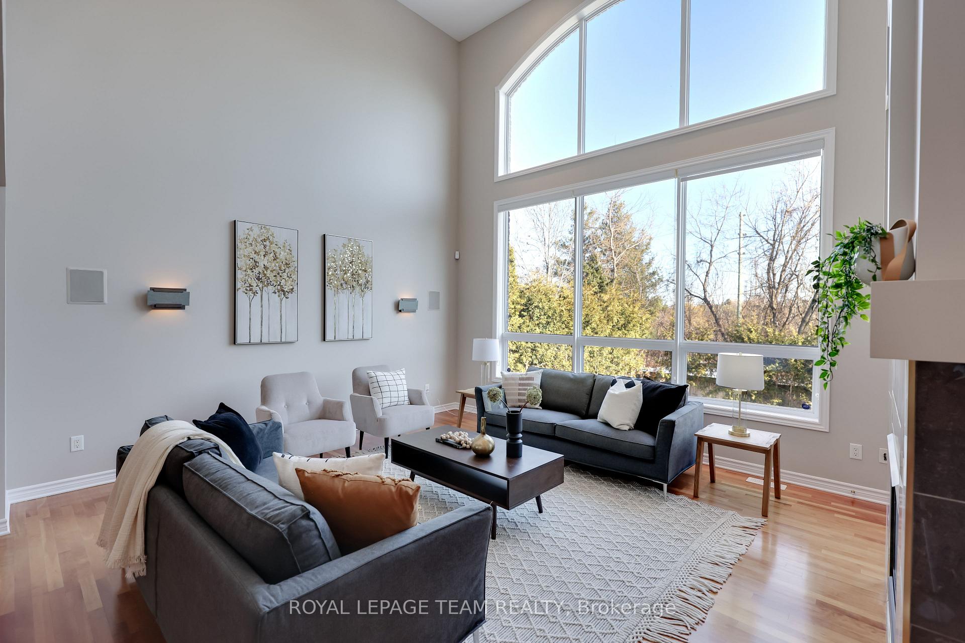 Photo 18 of 665 Kochar Drive, Ottawa, Mooneys Bay — HOMEH