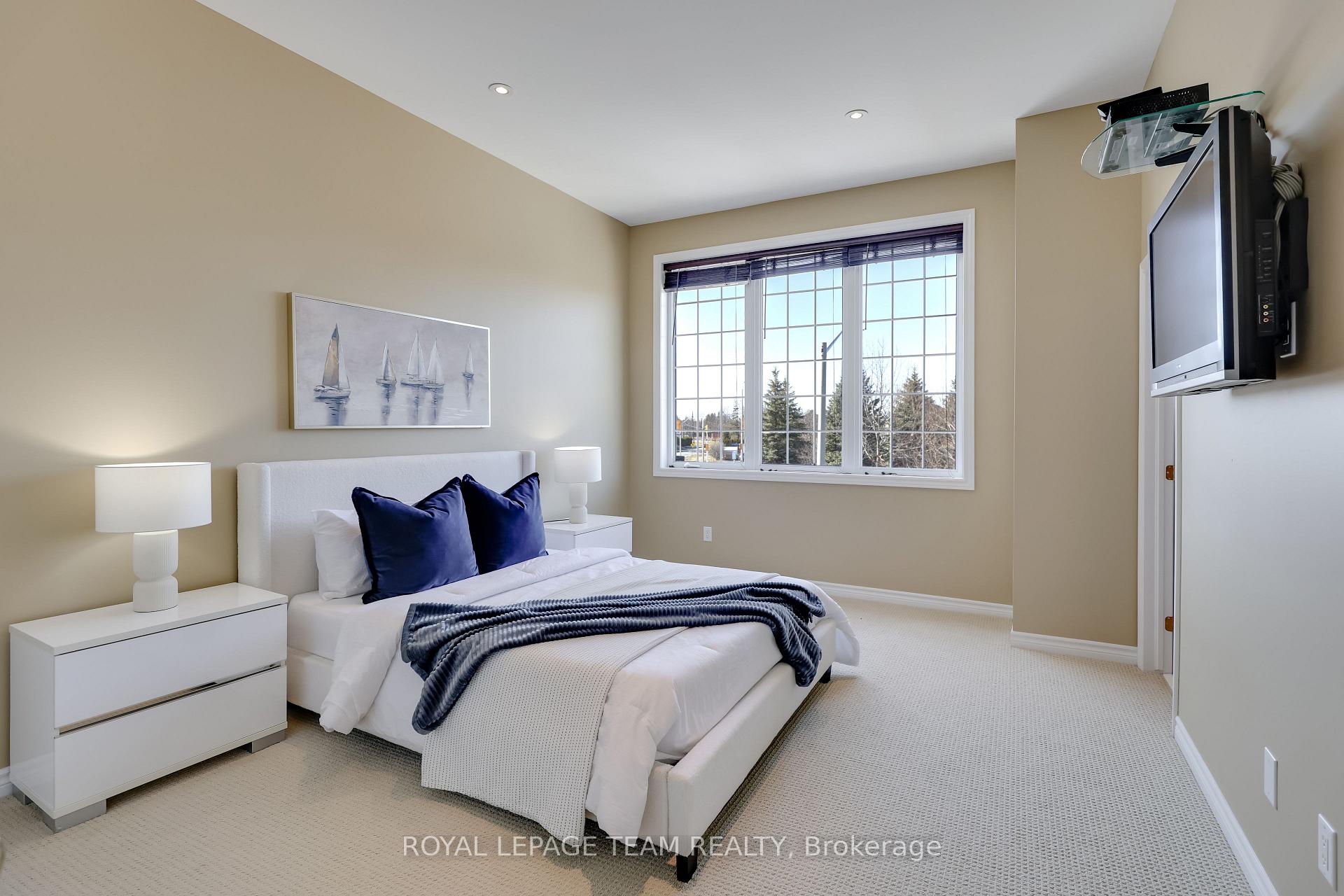 Photo 24 of 665 Kochar Drive, Ottawa, Mooneys Bay — HOMEH