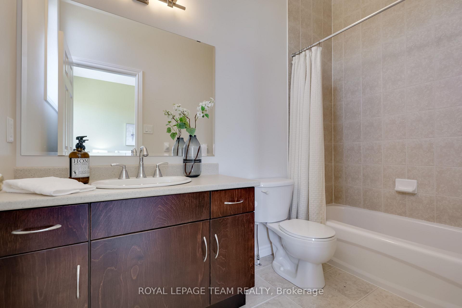 Photo 26 of 665 Kochar Drive, Ottawa, Mooneys Bay — HOMEH