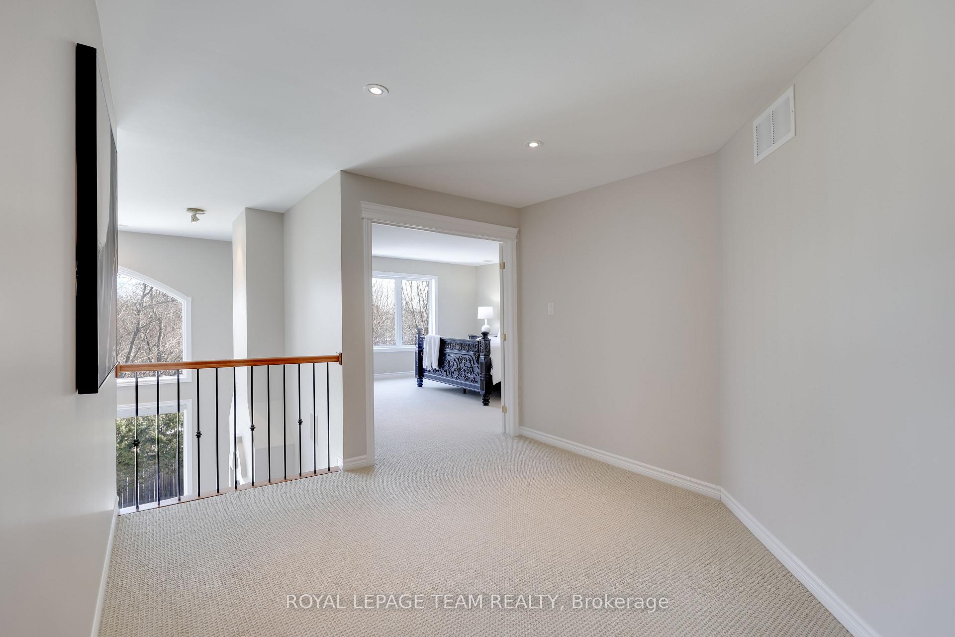 Photo 28 of 665 Kochar Drive, Ottawa, Mooneys Bay — HOMEH