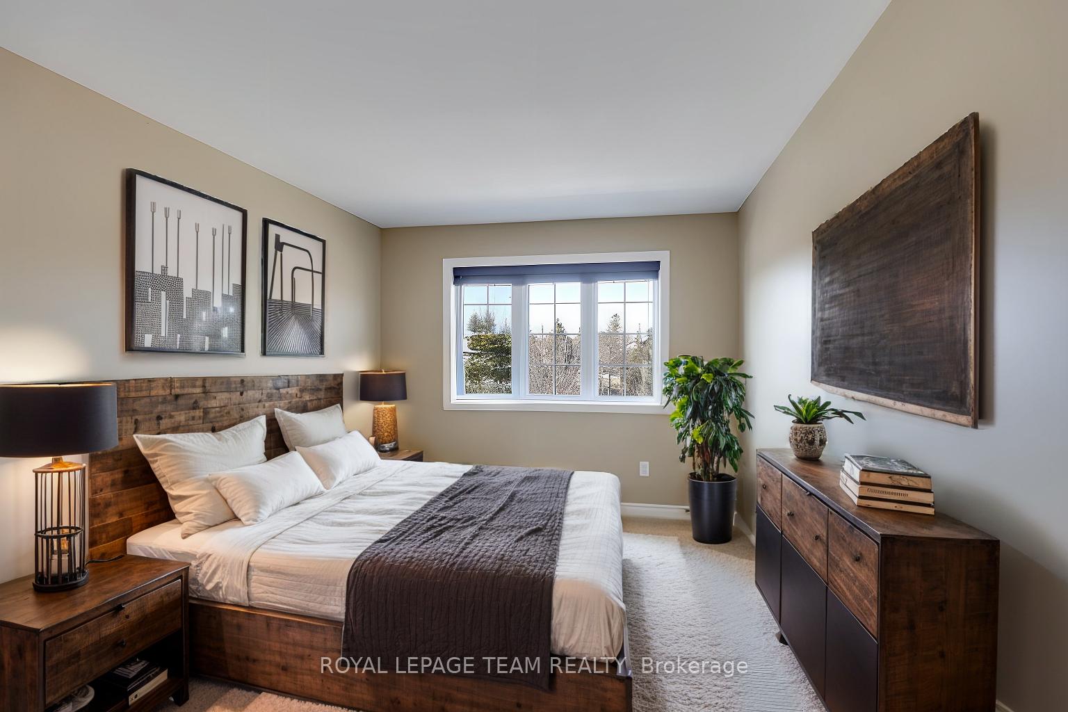 Photo 43 of 665 Kochar Drive, Ottawa, Mooneys Bay — HOMEH