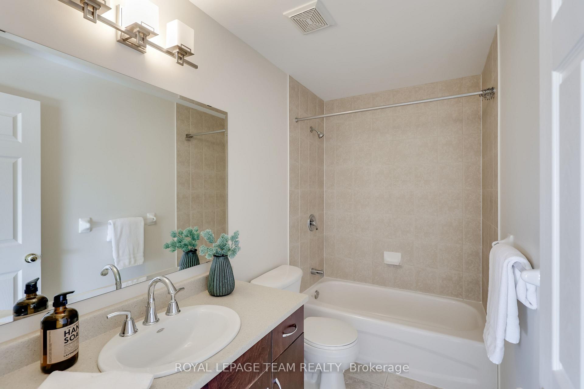 Photo 45 of 665 Kochar Drive, Ottawa, Mooneys Bay — HOMEH