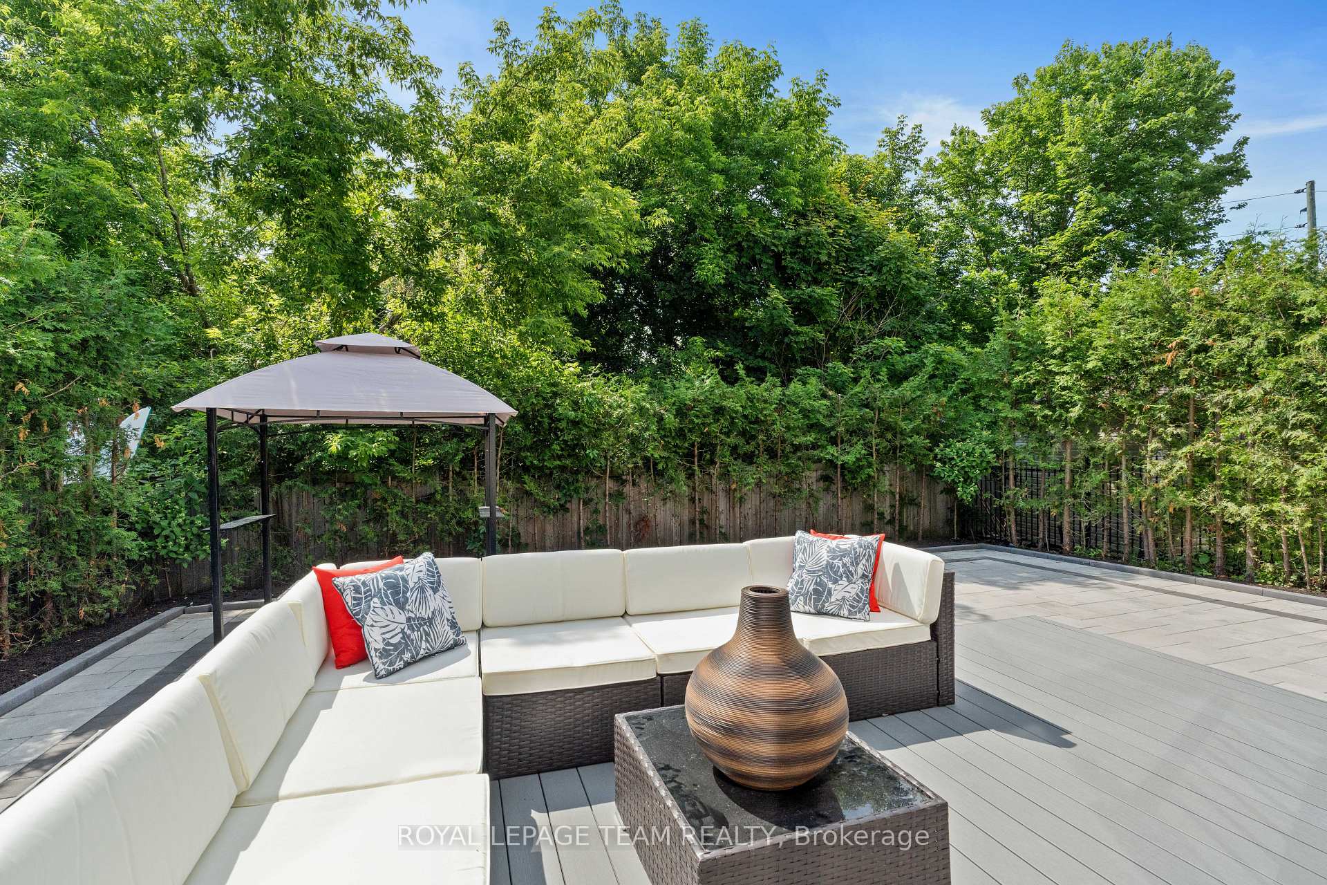 Photo 49 of 665 Kochar Drive, Ottawa, Mooneys Bay — HOMEH