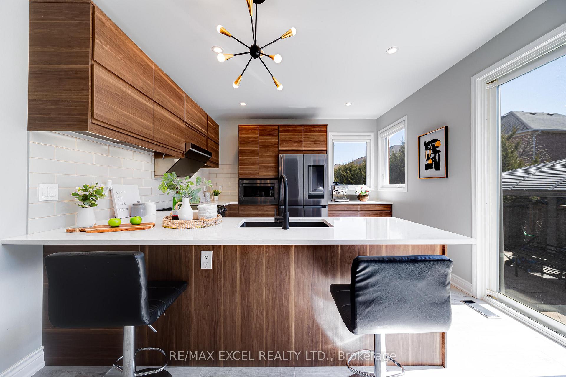 Photo 11 of 99 James Parrott Avenue, Markham, Wismer — HOMEH