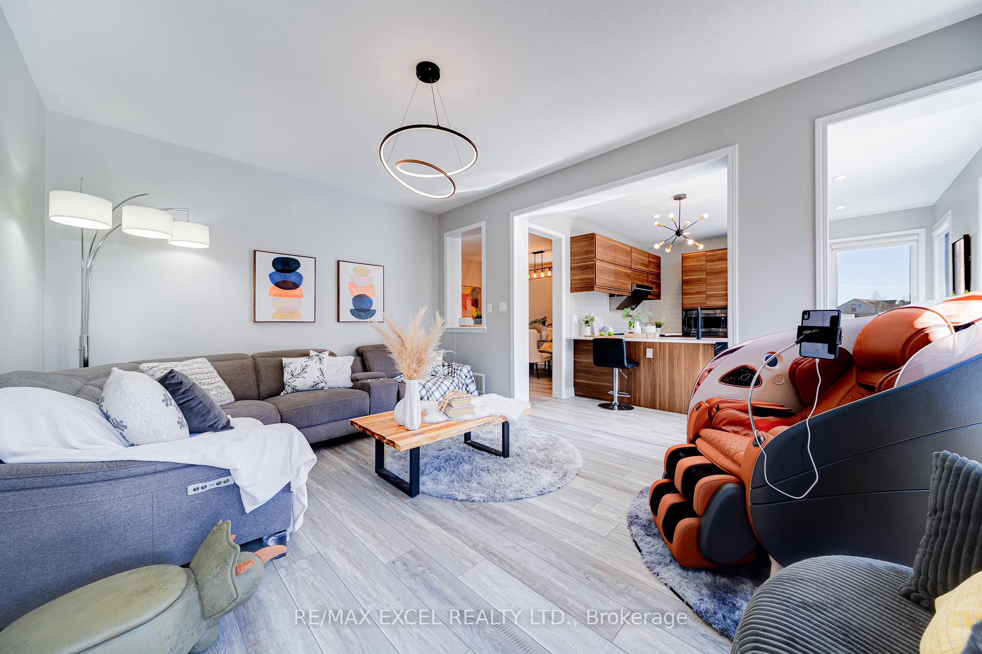 Photo 12 of 99 James Parrott Avenue, Markham, Wismer — HOMEH