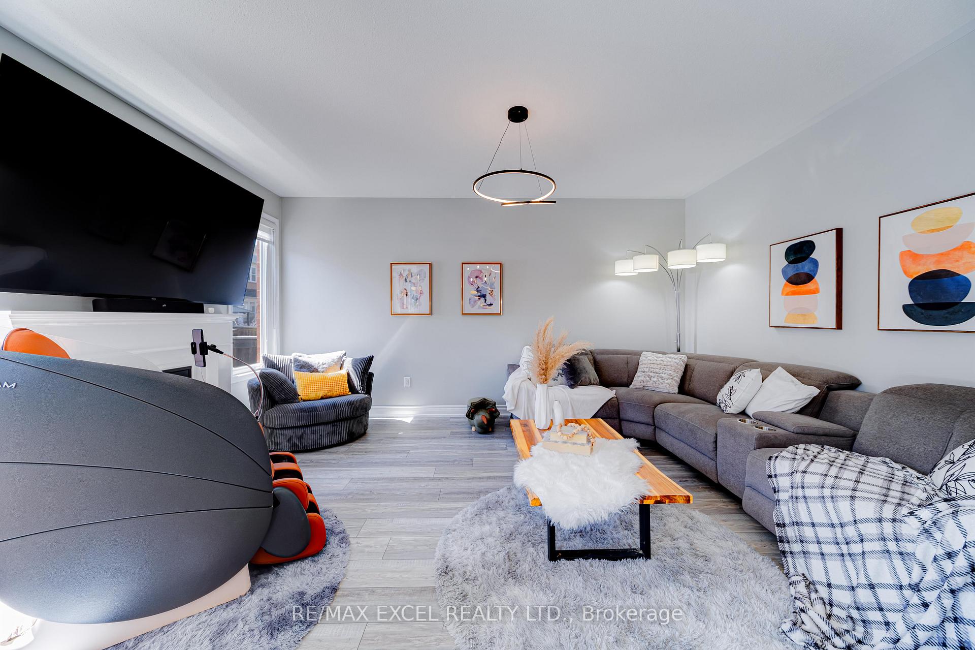 Photo 14 of 99 James Parrott Avenue, Markham, Wismer — HOMEH