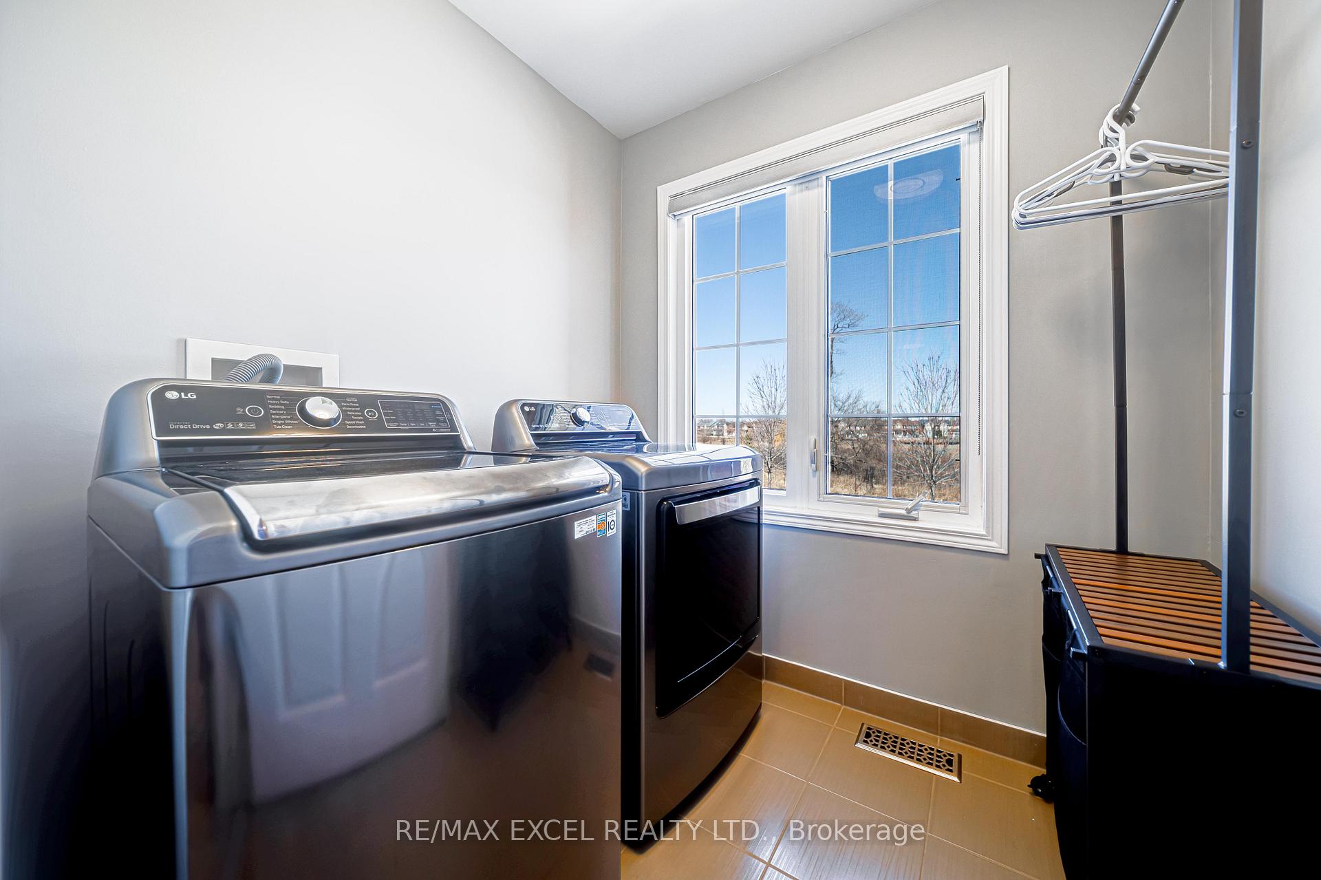 Photo 25 of 99 James Parrott Avenue, Markham, Wismer — HOMEH