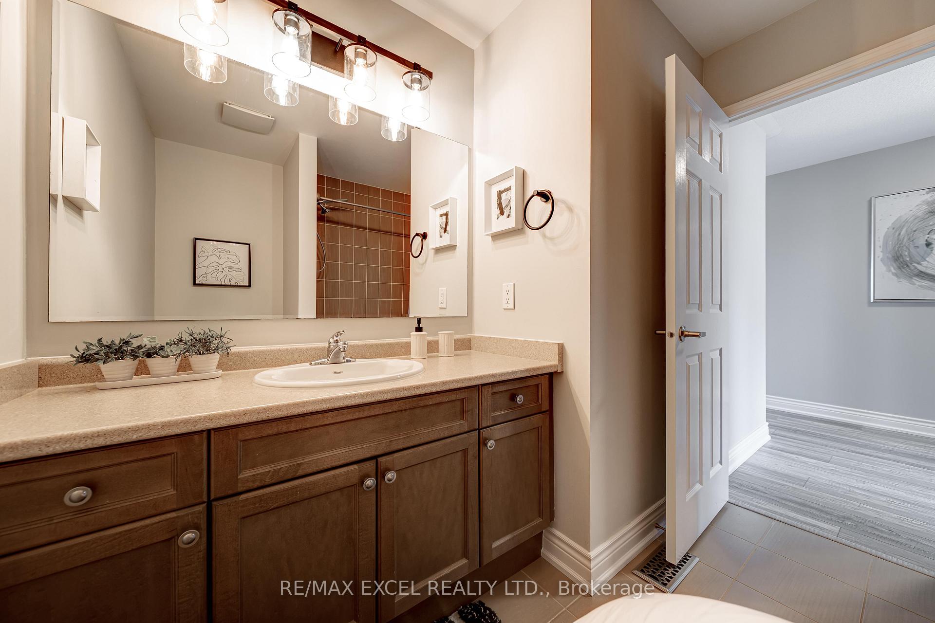 Photo 26 of 99 James Parrott Avenue, Markham, Wismer — HOMEH