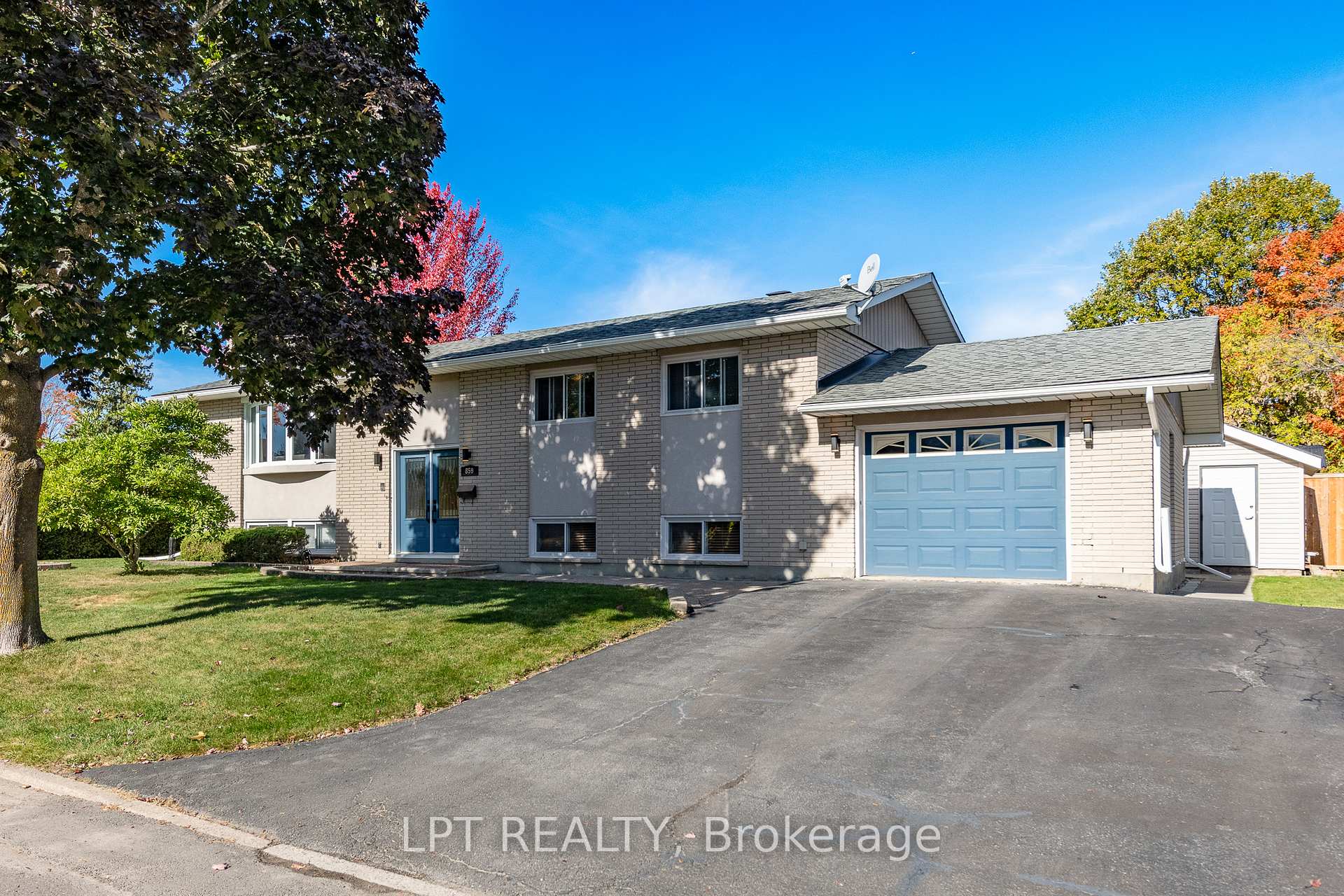 Photo 2 of 859 Griffith Way, Ottawa, Courtland Park — HOMEH