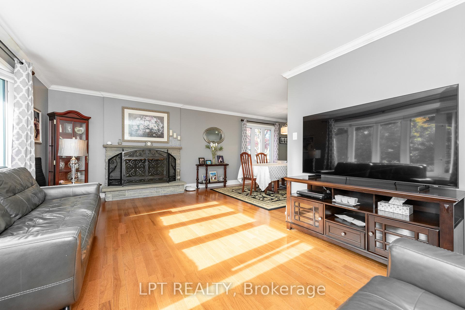 Photo 6 of 859 Griffith Way, Ottawa, Courtland Park — HOMEH