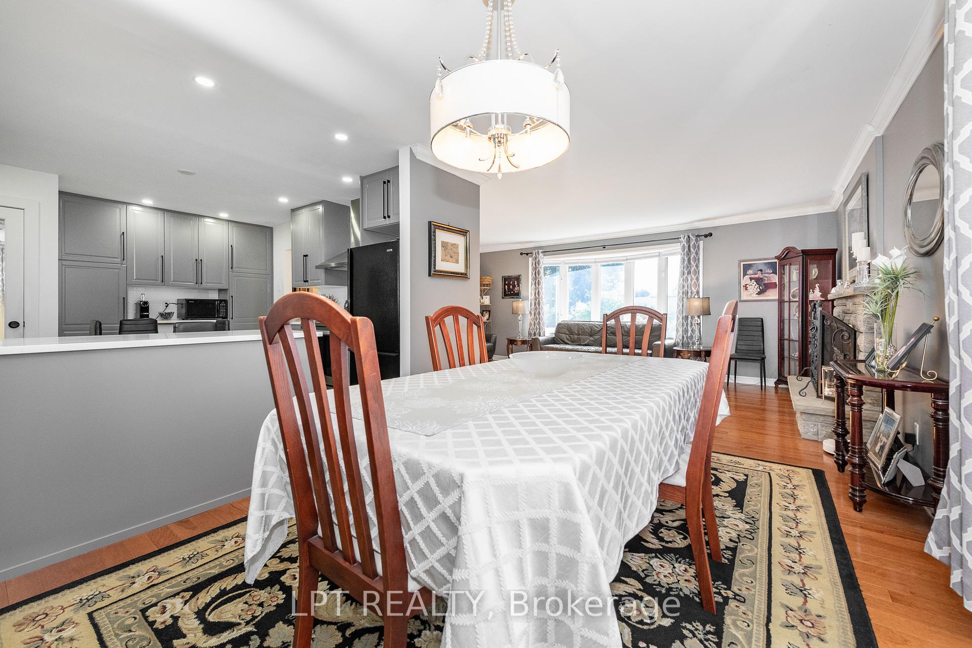 Photo 8 of 859 Griffith Way, Ottawa, Courtland Park — HOMEH