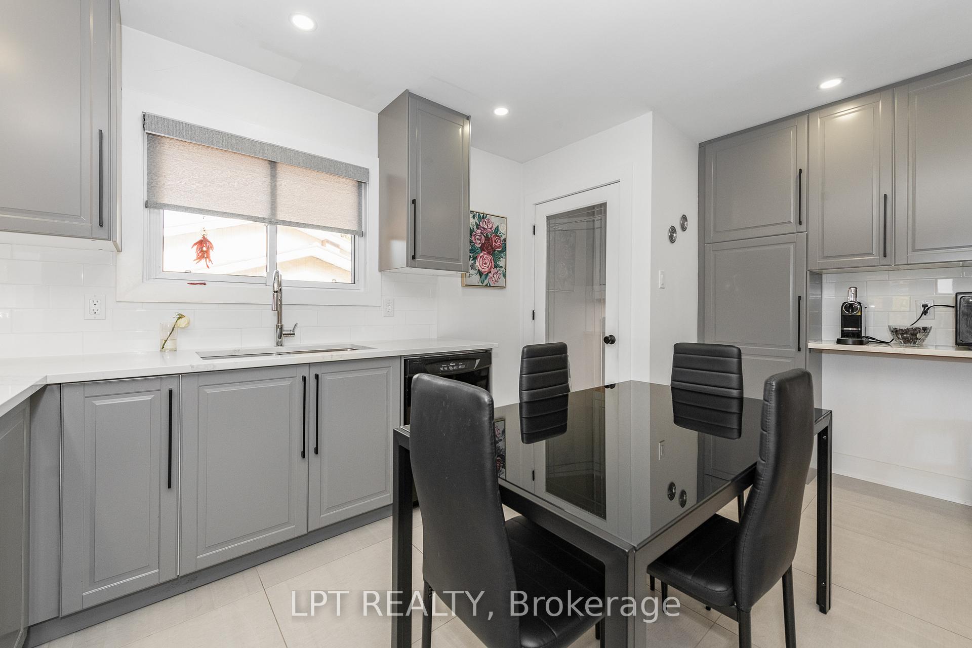 Photo 10 of 859 Griffith Way, Ottawa, Courtland Park — HOMEH