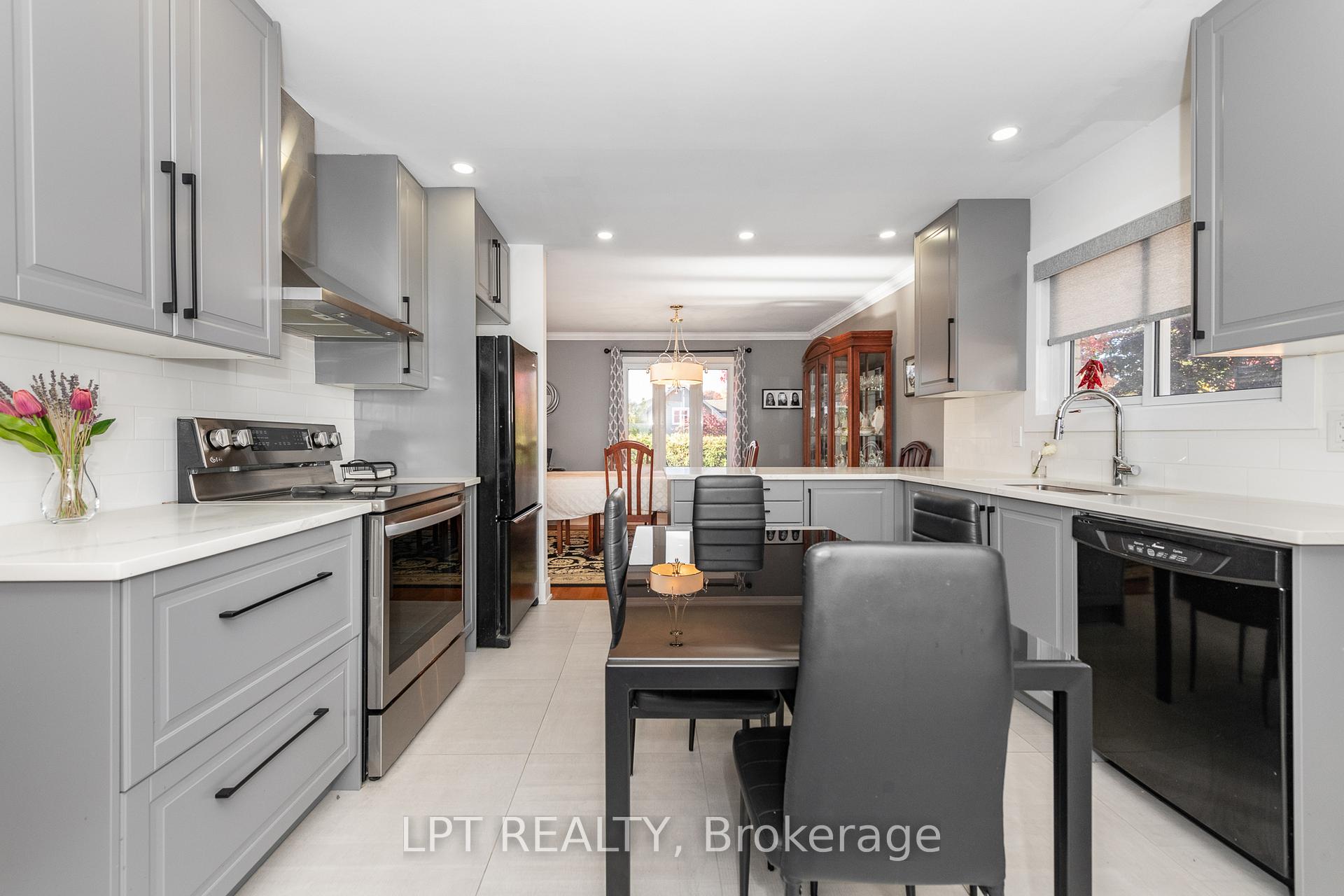 Photo 11 of 859 Griffith Way, Ottawa, Courtland Park — HOMEH