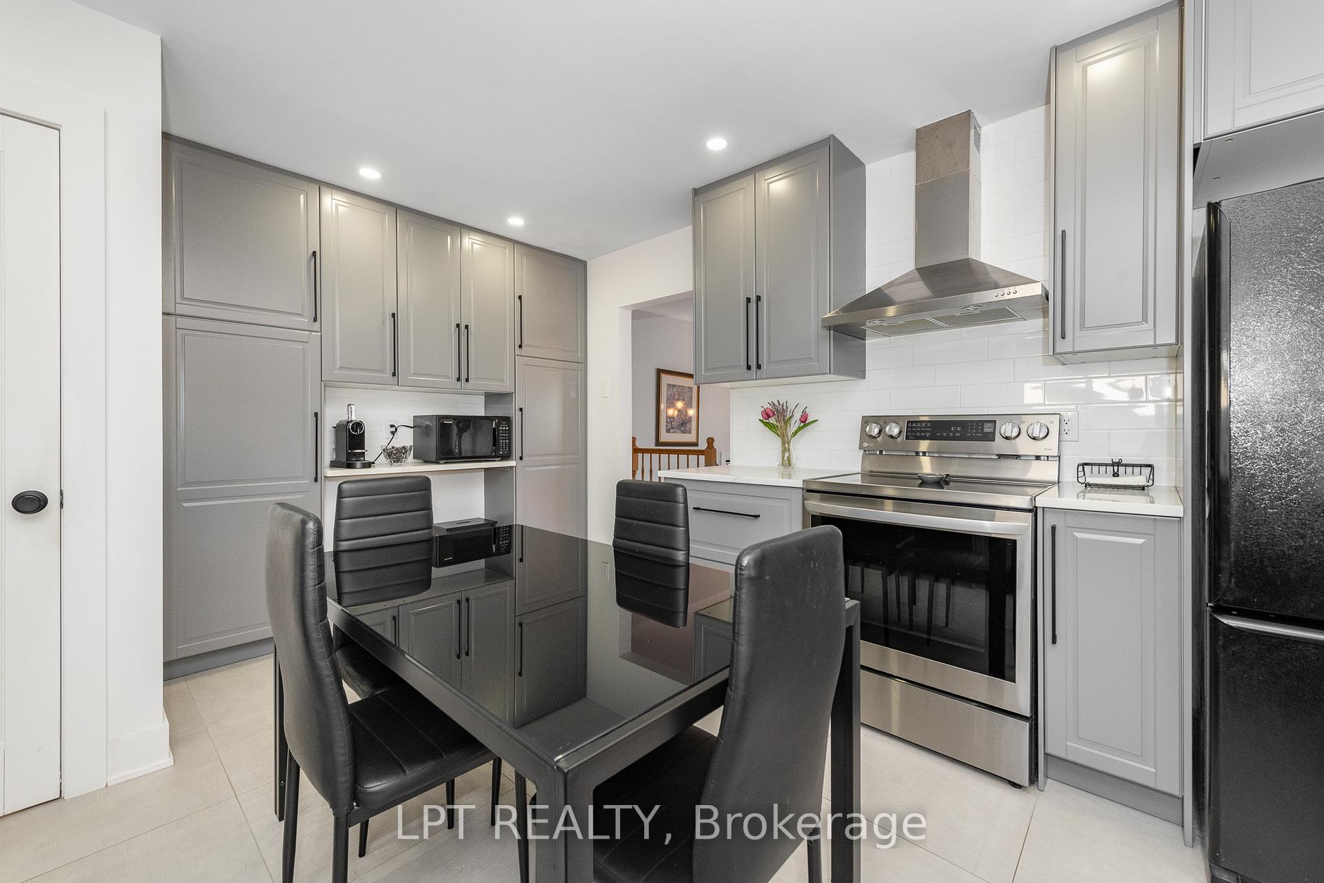 Photo 12 of 859 Griffith Way, Ottawa, Courtland Park — HOMEH
