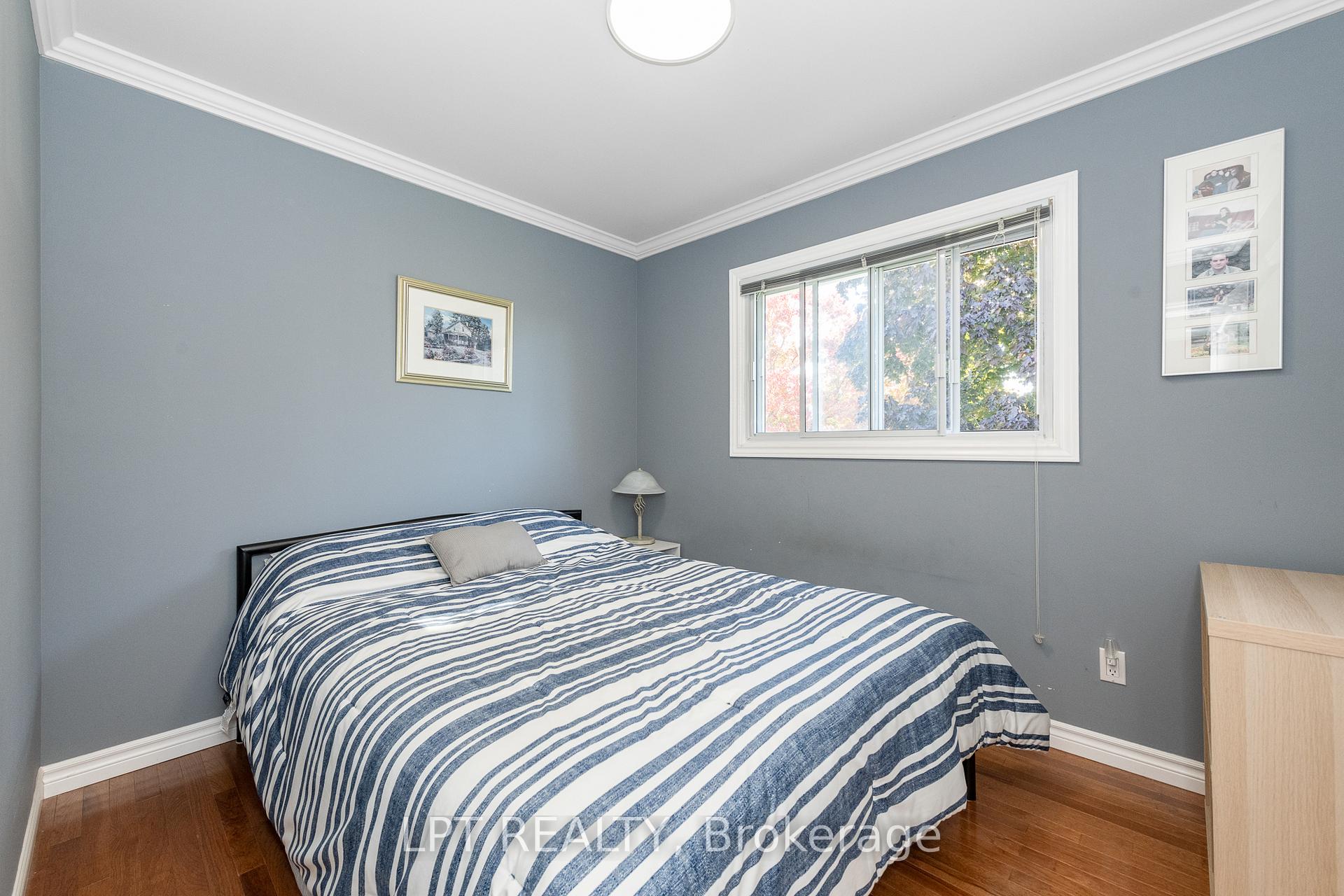 Photo 15 of 859 Griffith Way, Ottawa, Courtland Park — HOMEH
