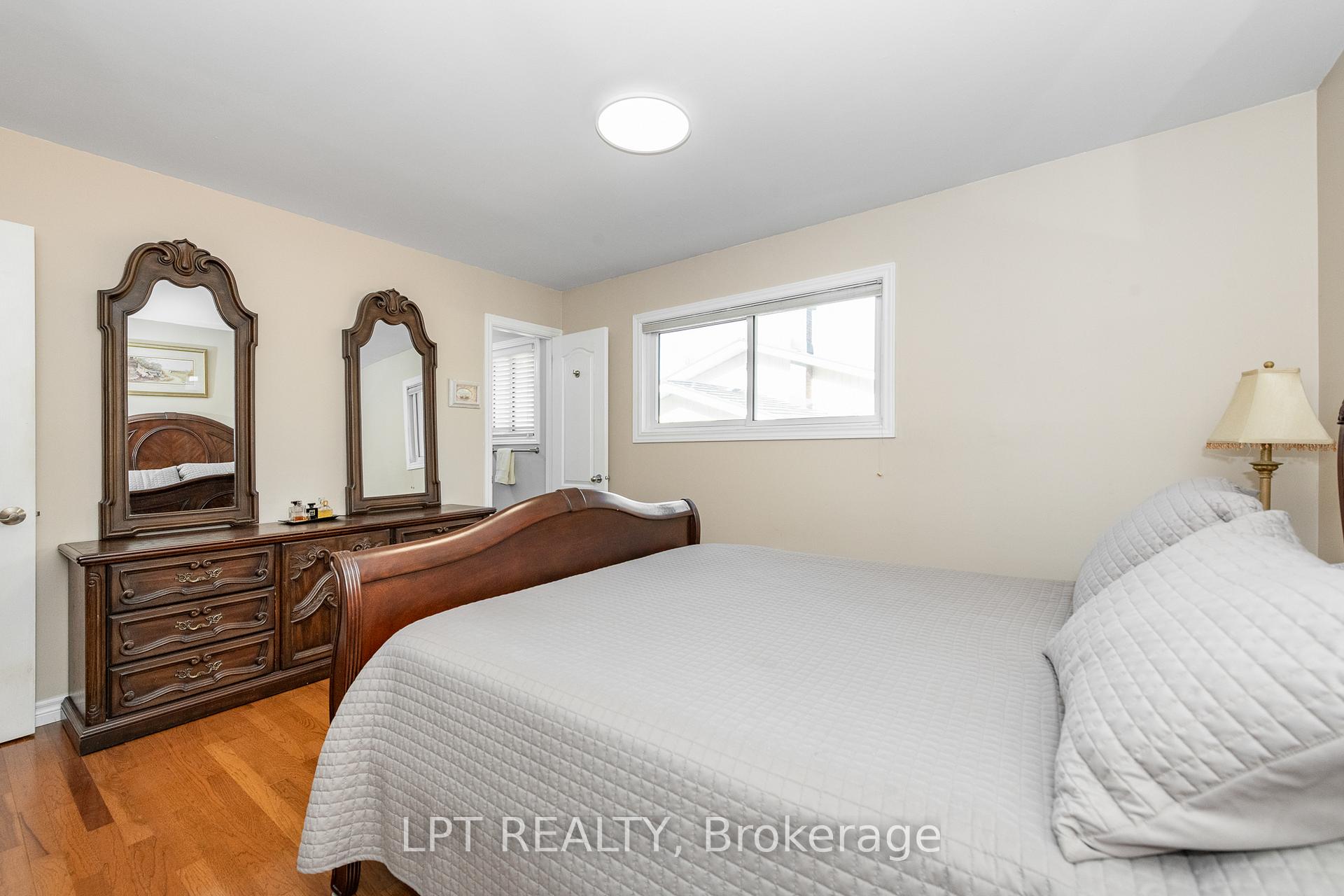 Photo 19 of 859 Griffith Way, Ottawa, Courtland Park — HOMEH