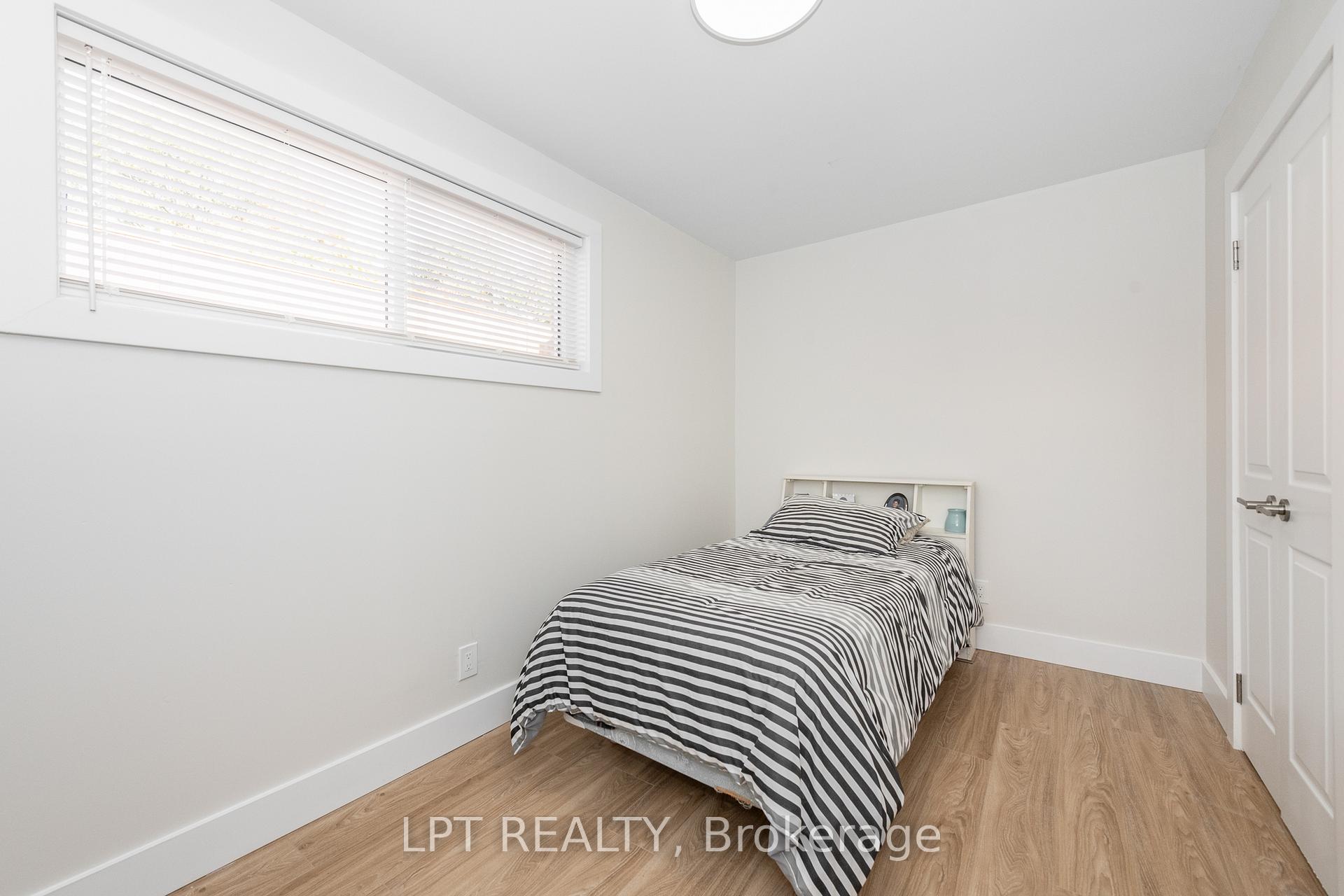 Photo 25 of 859 Griffith Way, Ottawa, Courtland Park — HOMEH