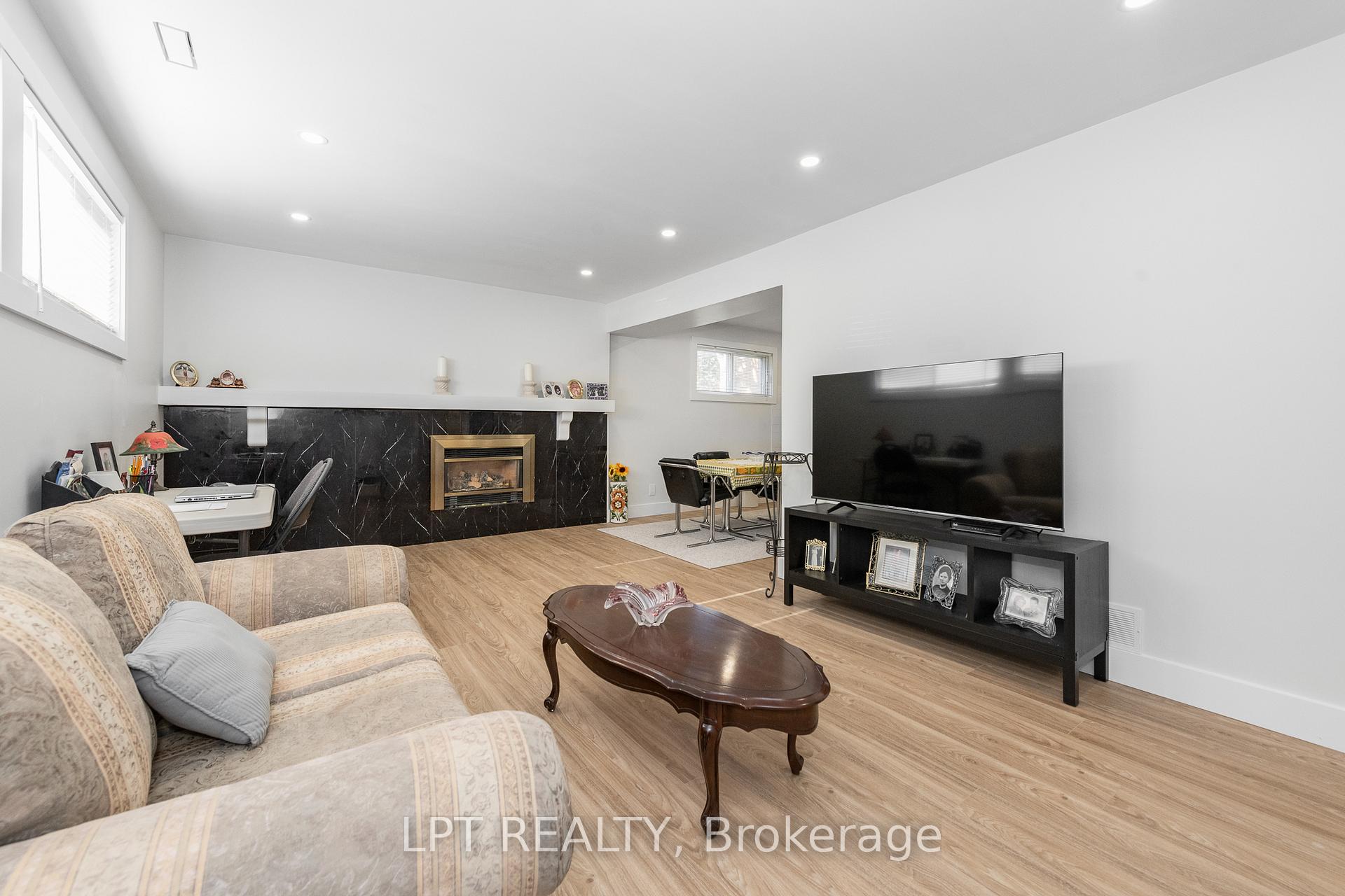 Photo 27 of 859 Griffith Way, Ottawa, Courtland Park — HOMEH
