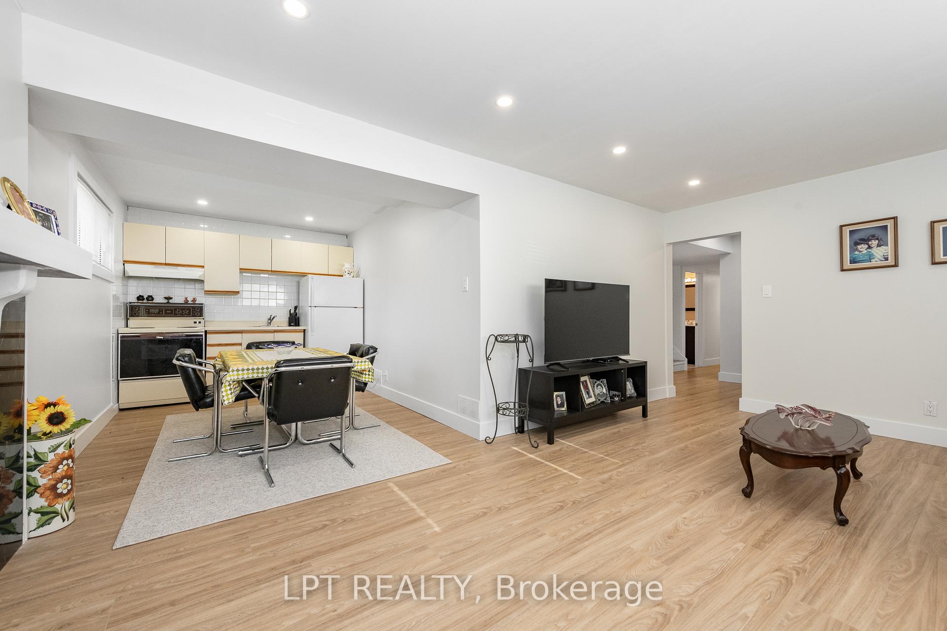 Photo 28 of 859 Griffith Way, Ottawa, Courtland Park — HOMEH