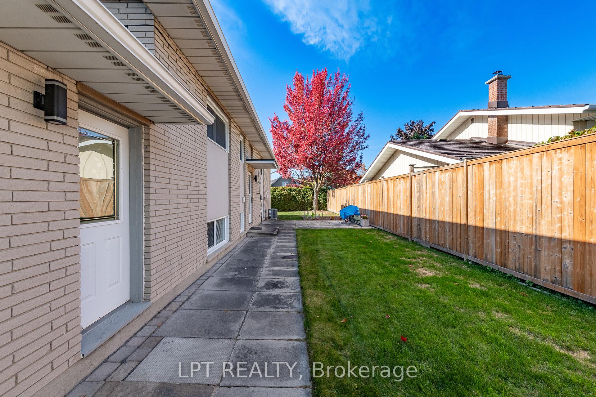 Photo 31 of 859 Griffith Way, Ottawa, Courtland Park — HOMEH