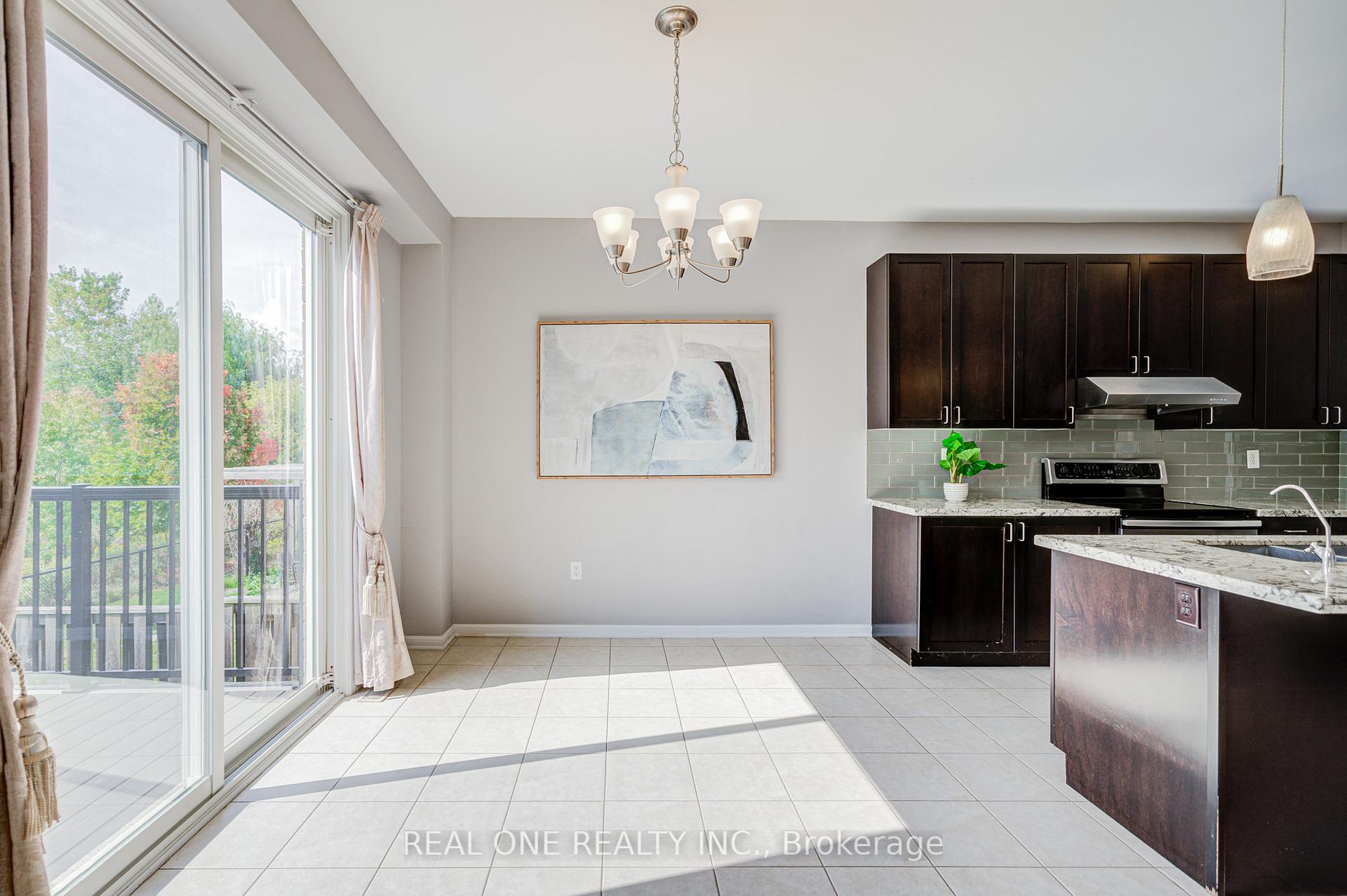 Photo 12 of 23 Cranston Street, Hamilton, Meadowlands — HOMEH