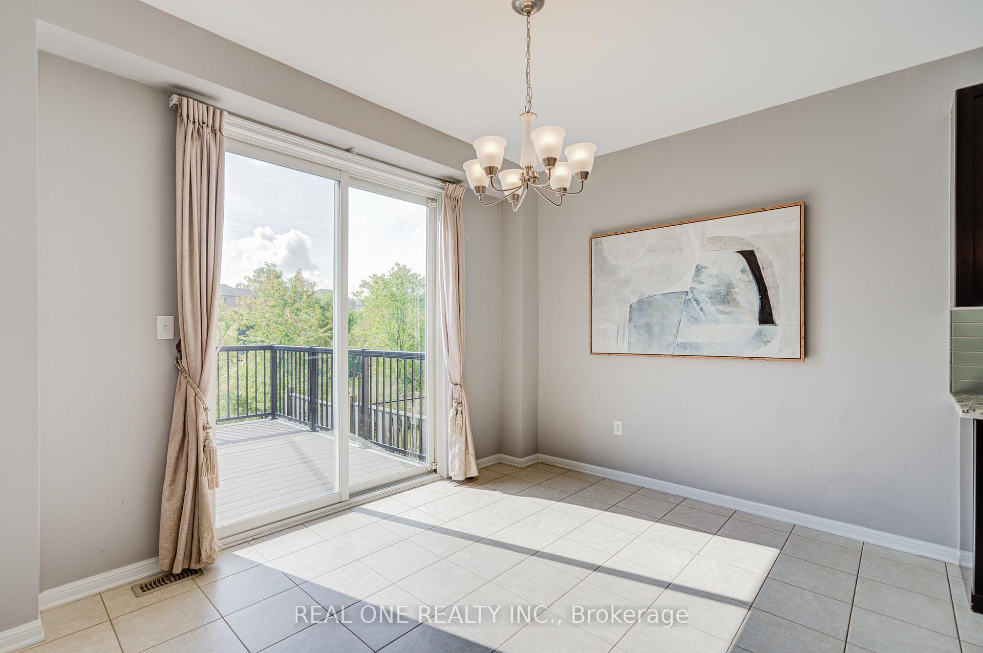 Photo 13 of 23 Cranston Street, Hamilton, Meadowlands — HOMEH