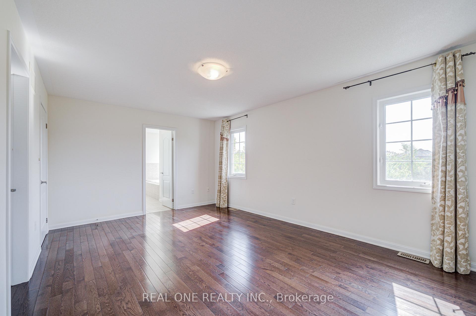 Photo 16 of 23 Cranston Street, Hamilton, Meadowlands — HOMEH