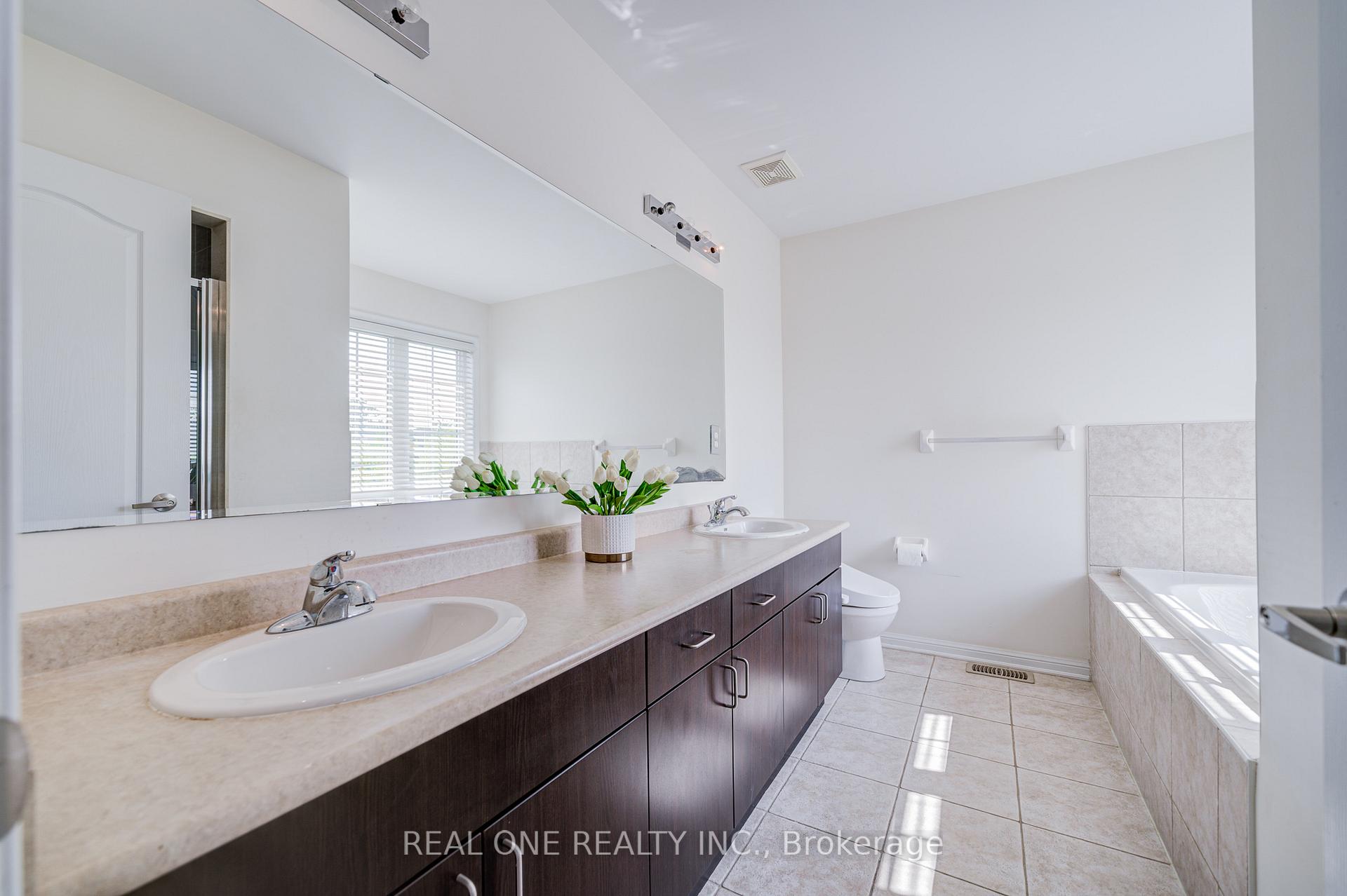 Photo 18 of 23 Cranston Street, Hamilton, Meadowlands — HOMEH