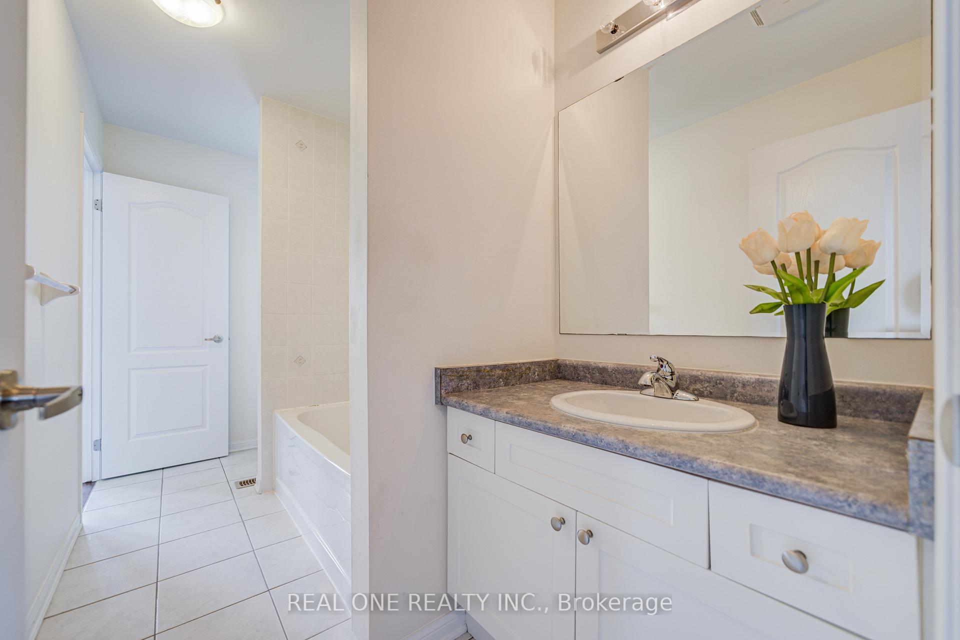 Photo 24 of 23 Cranston Street, Hamilton, Meadowlands — HOMEH