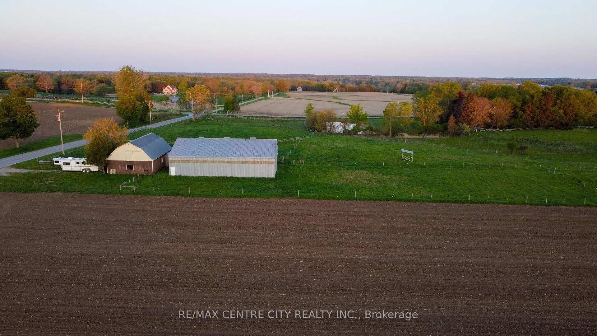 Photo 3 of 2426 Brigham Road, Middlesex Centre, Rural Middlesex Centre — HOMEH
