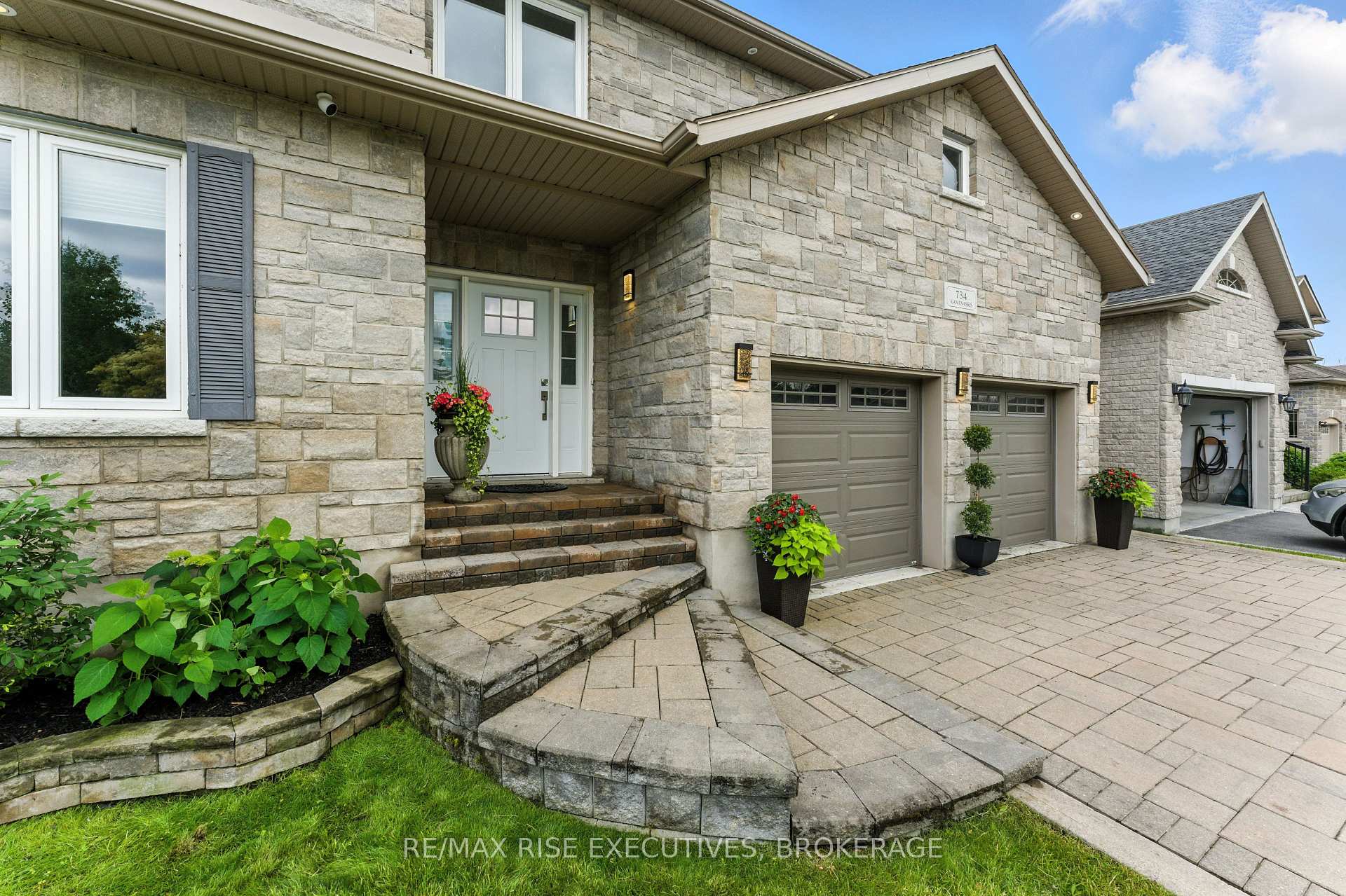 Photo 3 of 734 Kananaskis Drive, Kingston, City Northwest — HOMEH
