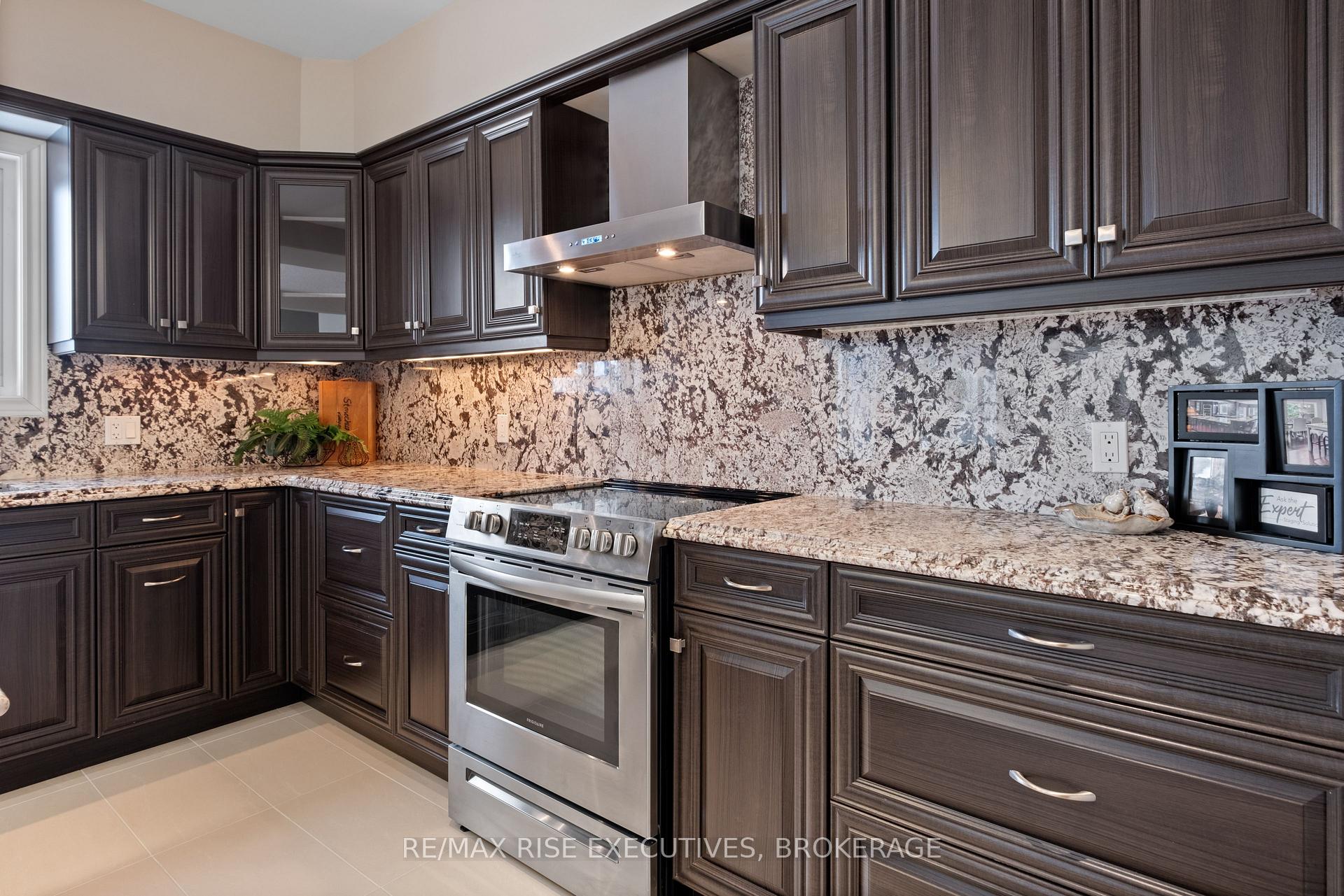 Photo 11 of 734 Kananaskis Drive, Kingston, City Northwest — HOMEH