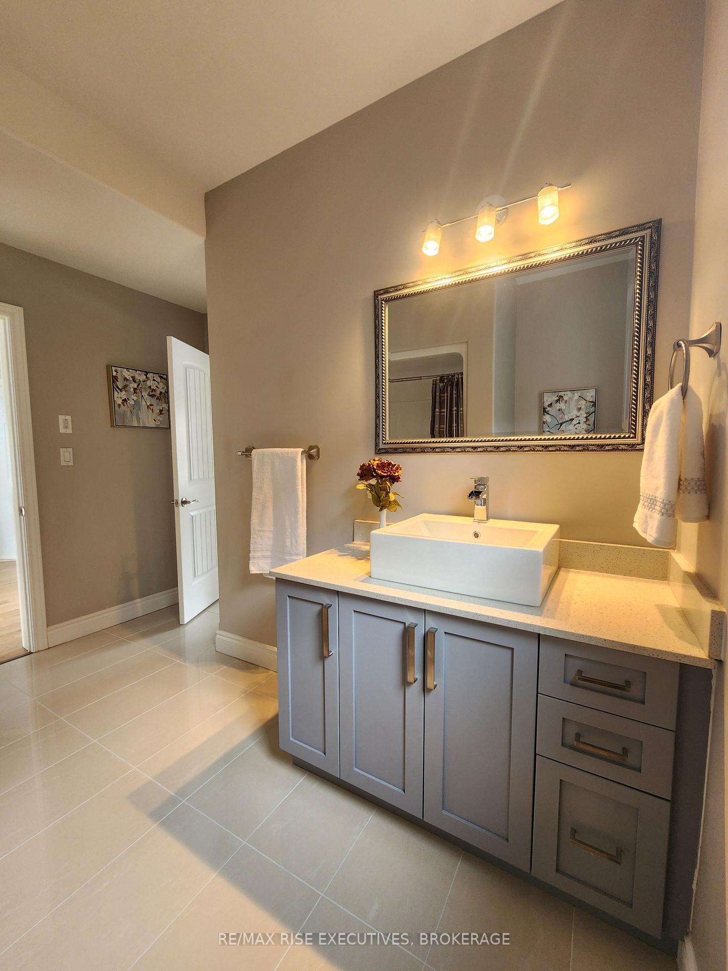 Photo 19 of 734 Kananaskis Drive, Kingston, City Northwest — HOMEH