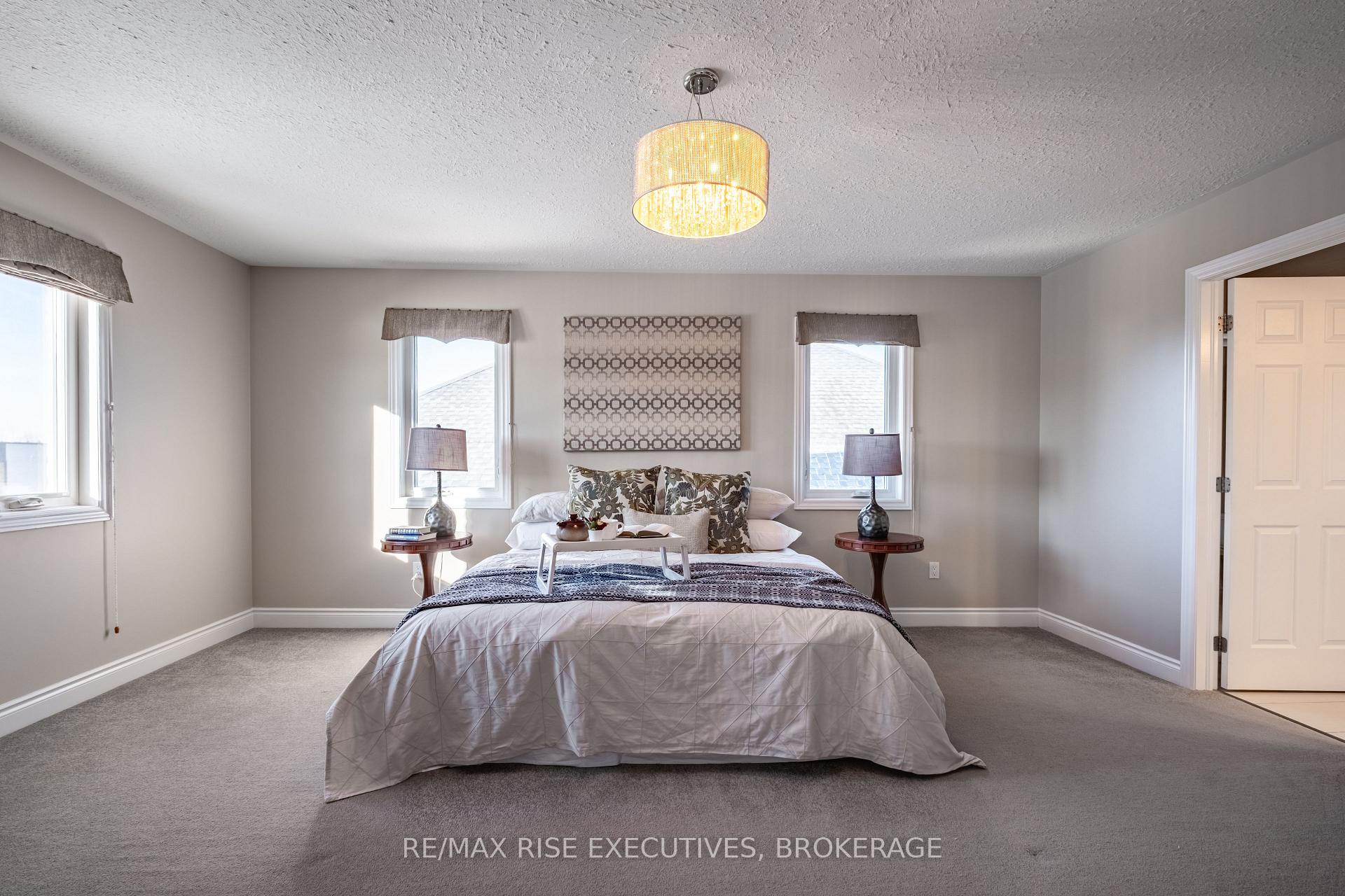 Photo 23 of 734 Kananaskis Drive, Kingston, City Northwest — HOMEH