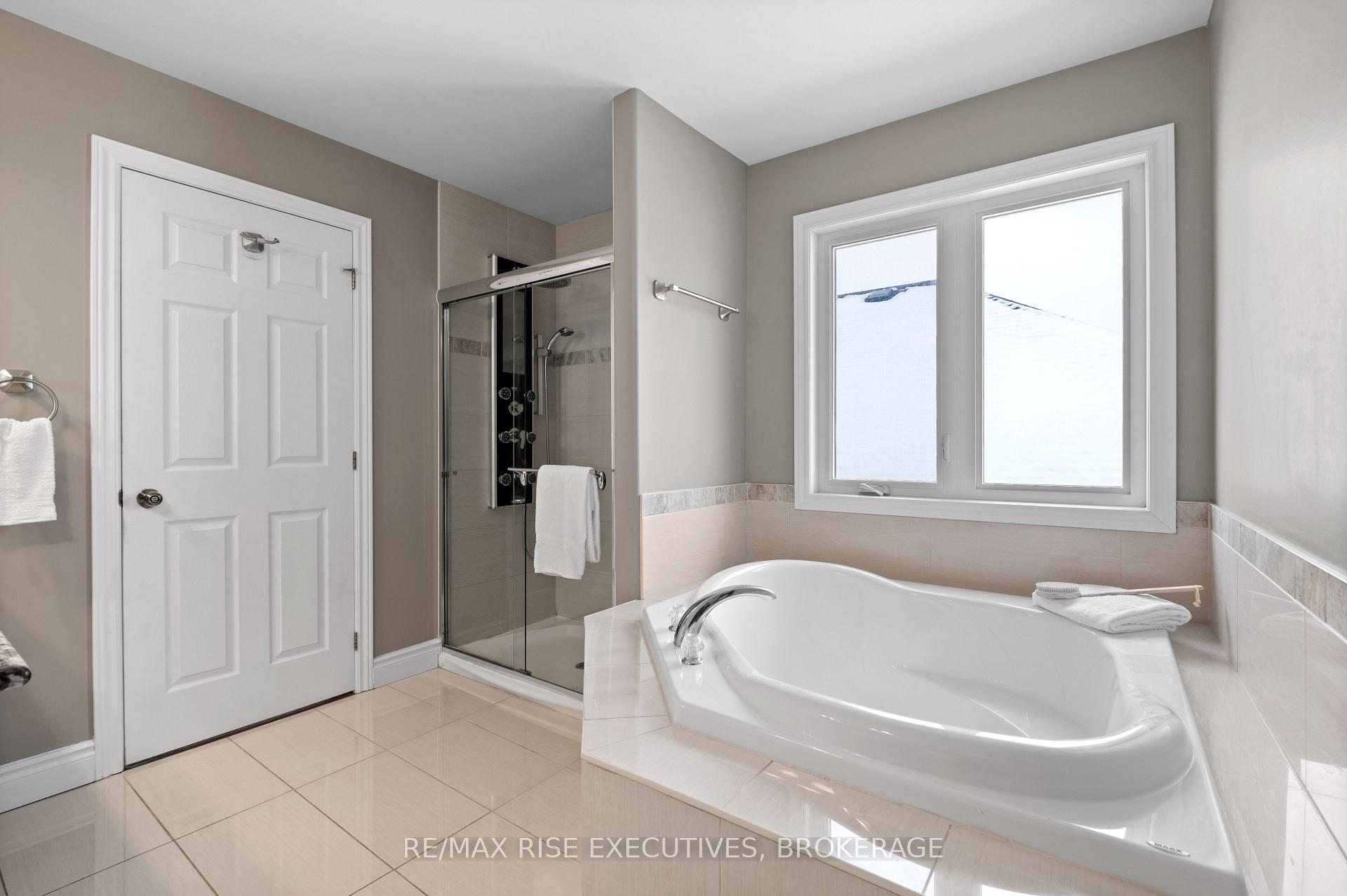 Photo 27 of 734 Kananaskis Drive, Kingston, City Northwest — HOMEH