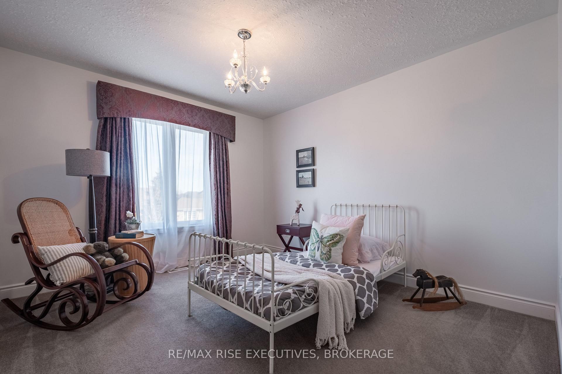 Photo 32 of 734 Kananaskis Drive, Kingston, City Northwest — HOMEH