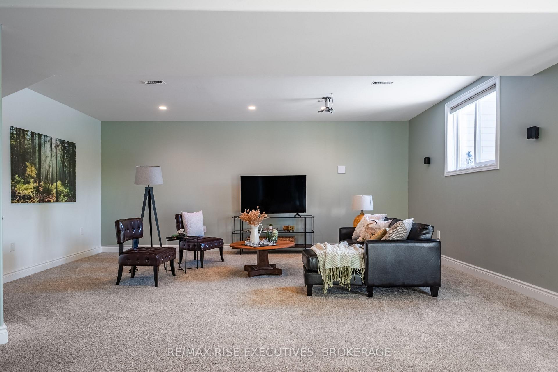 Photo 36 of 734 Kananaskis Drive, Kingston, City Northwest — HOMEH