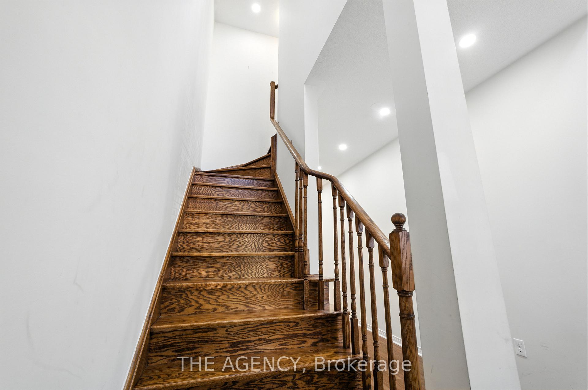 Photo 5 of 36 Coleluke Lane, Markham, Middlefield — HOMEH
